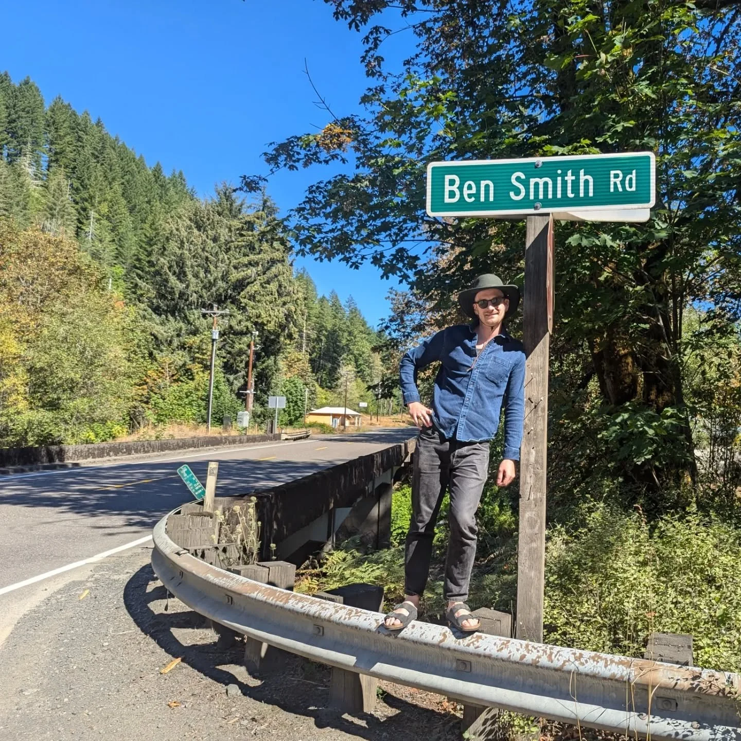 🍯honeymooning on the oregon coast🌛

we thought we'd love it here and we were right... pristine coast, endless forest, and great local cheese... what more could we ask for?!

-benji right at home on the serendipitously named ben smith road 
-jennie 