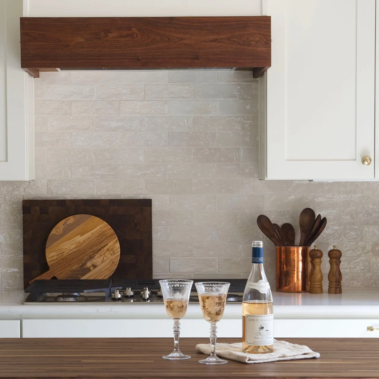 Happy Hour Vibes 🥂

How was your week?  Ours was busy as usual, thanks for asking!  We have been kicking off a new project with a builder we&rsquo;ve been dreaming of working with, diving into some design work on that one&hellip;trouble shooting som