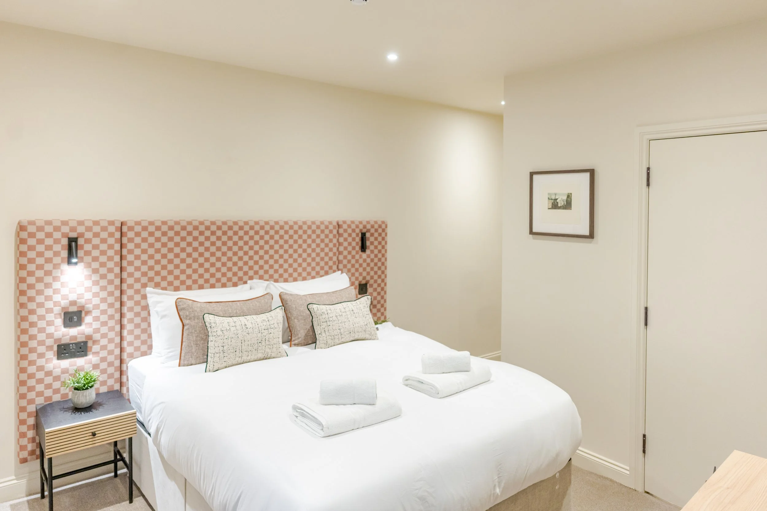 Joivy - 93 High street Edinburgh-002.jpg