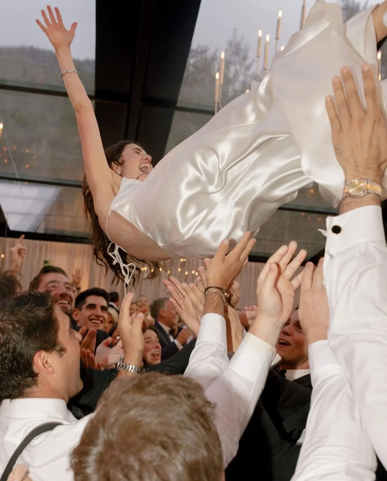 Having fun at your wedding is the ultimate flex. 

Thank you for sharing this incredible celebration, @overthemoon! 
Music @westcoastmusicevents 
Photography @sammblake