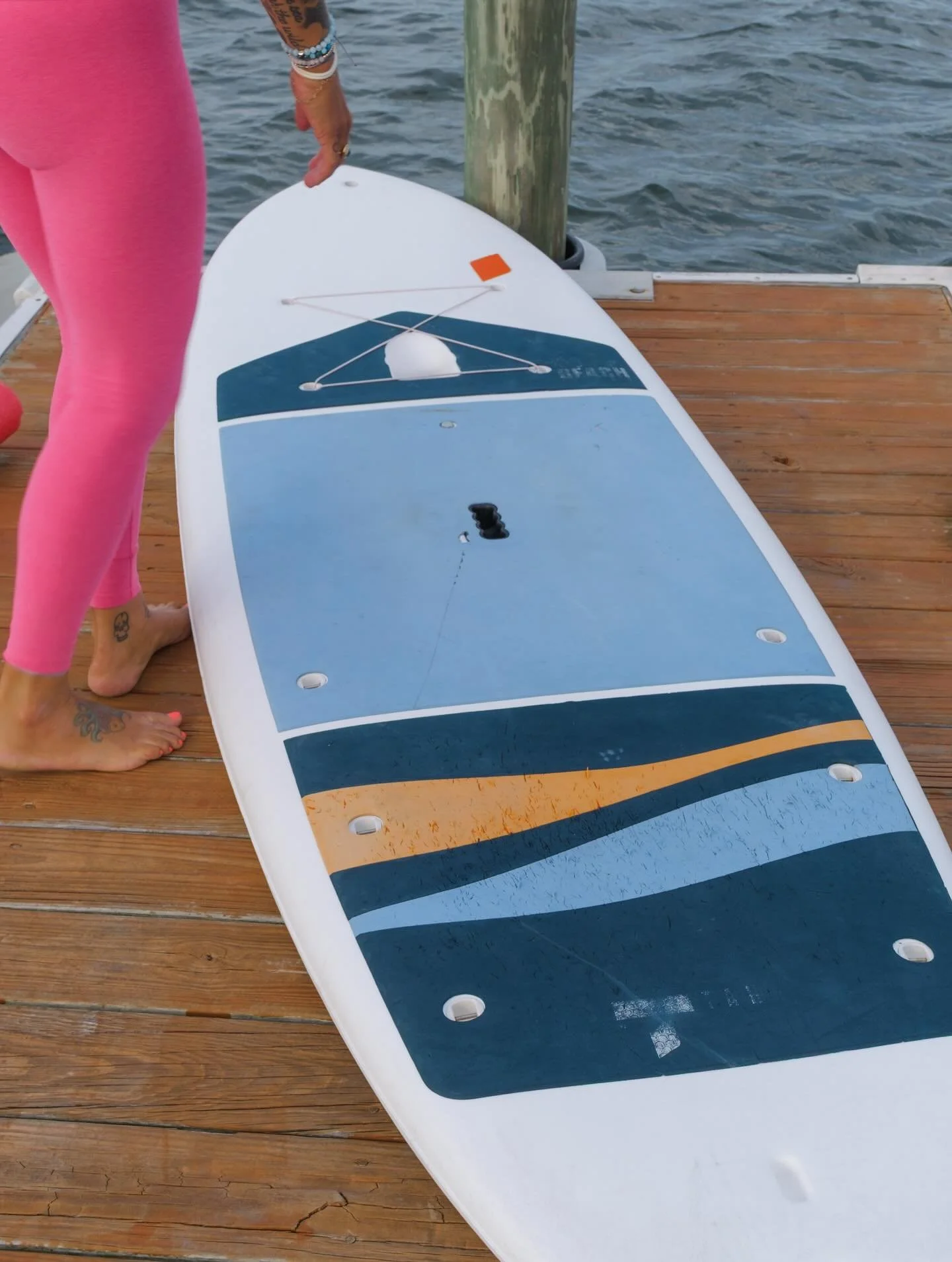 A little rain never scared a mermaid 🧜🏼&zwj;♀️🌧️ so don&rsquo;t let it scare you!!

Tomorrow morning at 7:30am we&rsquo;re still paddling and flowing for SUP Yoga!! We&rsquo;ve had a couple of amazing rainy mornings out on the water this season!! 
