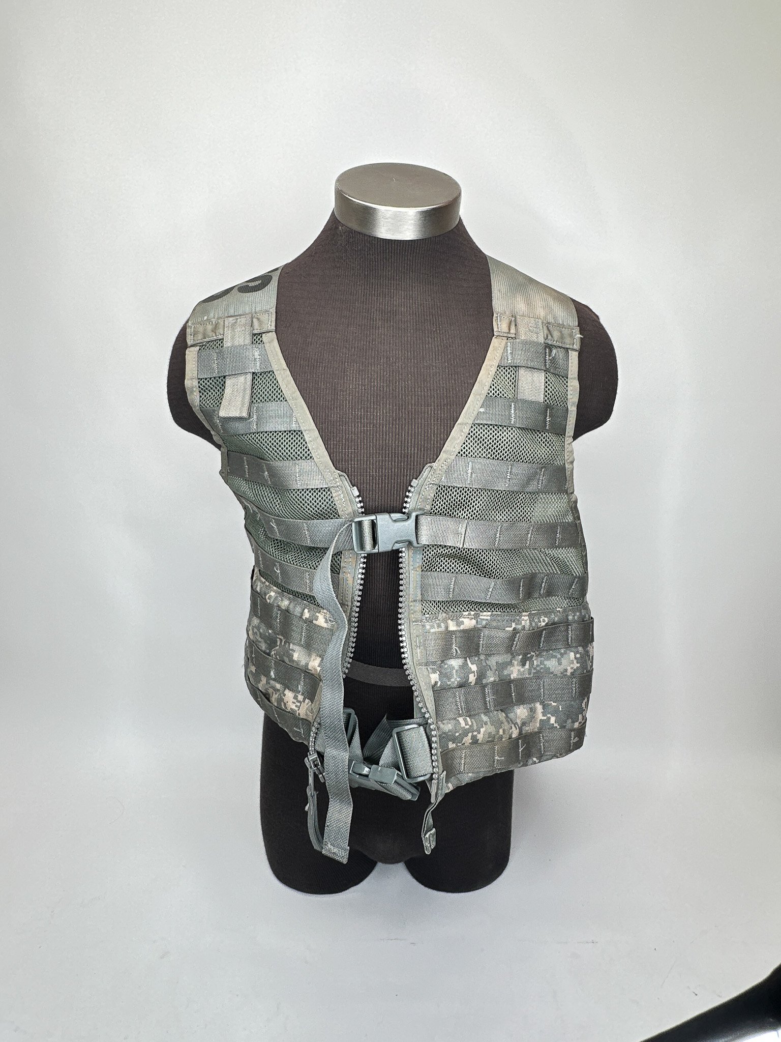 8465-01-525-0577-molle-flc-vest-2.jpg