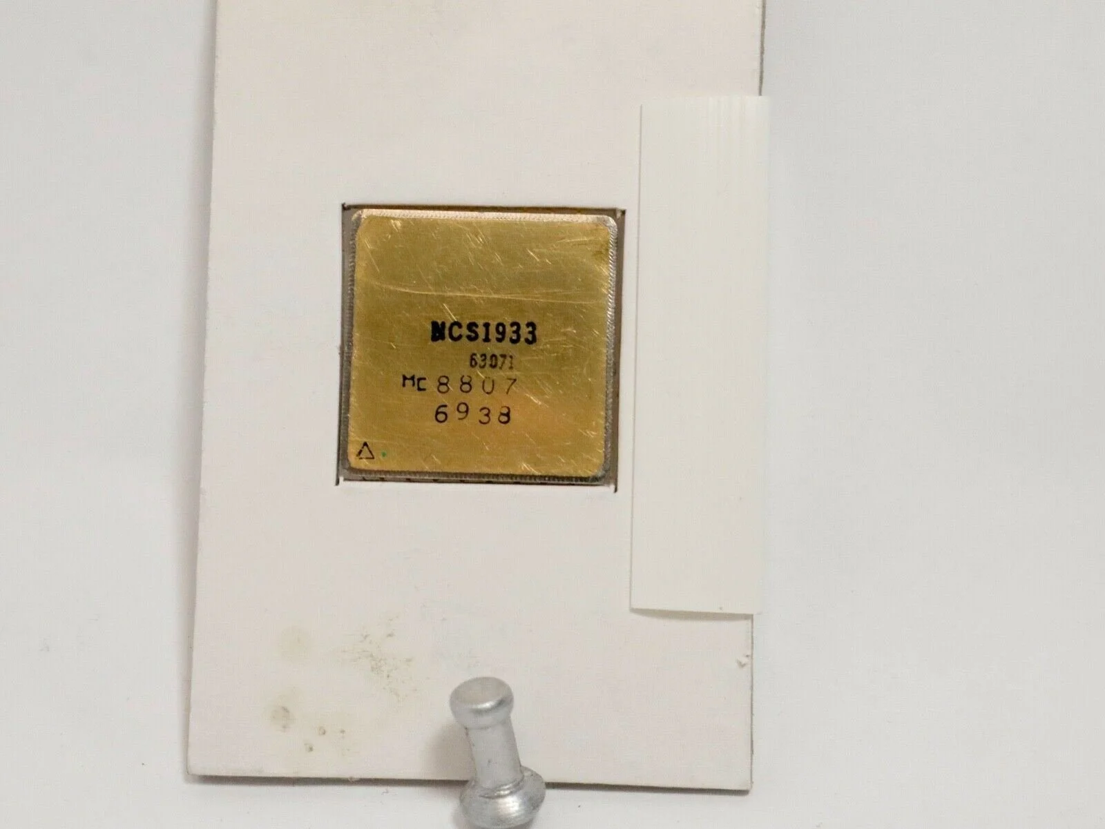 255349720437-2.jpg