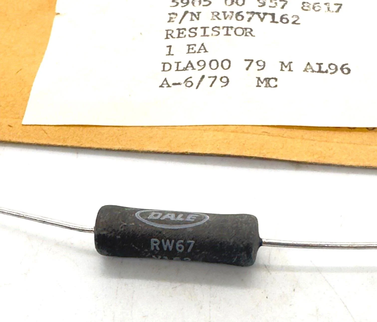326237718982-3.jpg