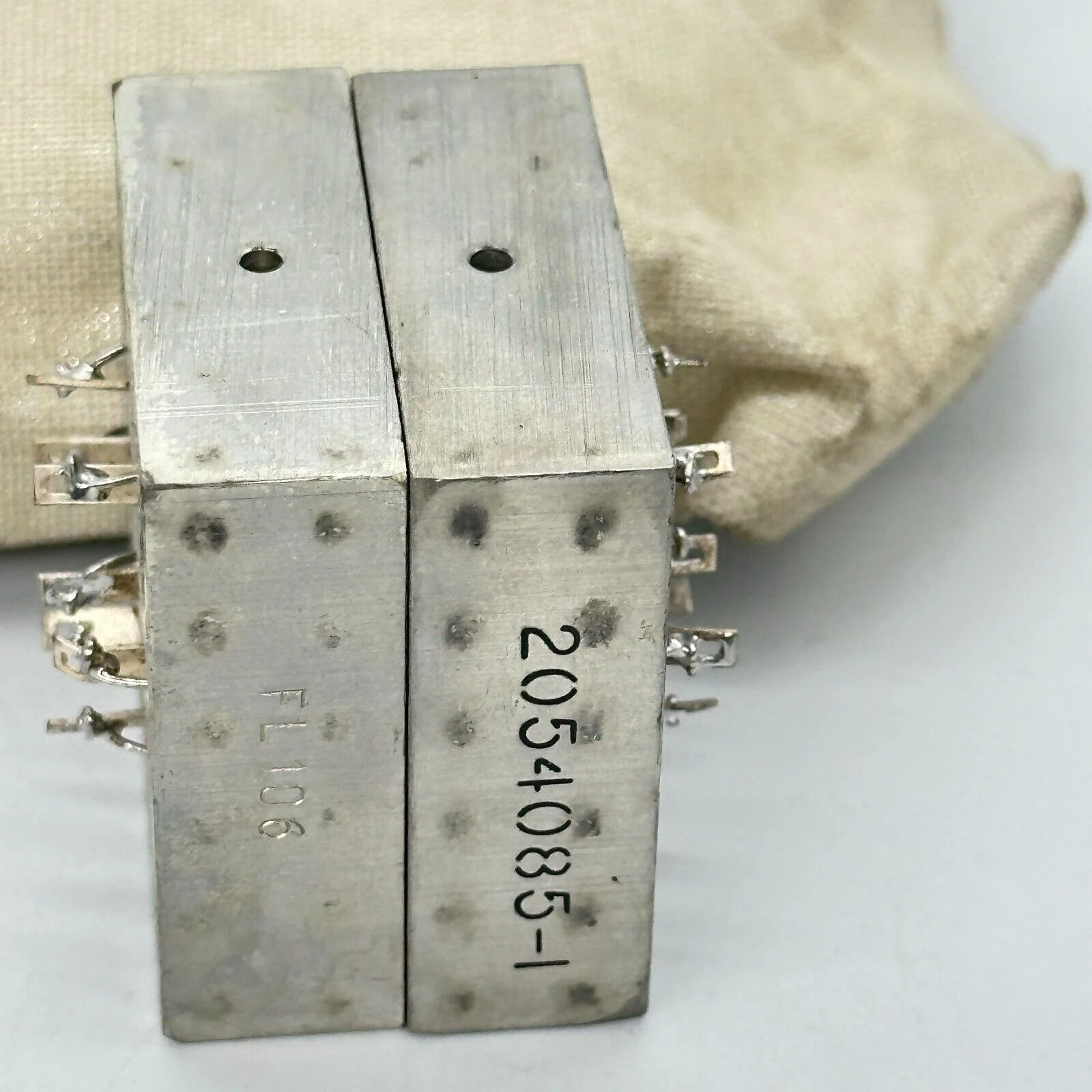 235703960913-3.jpg