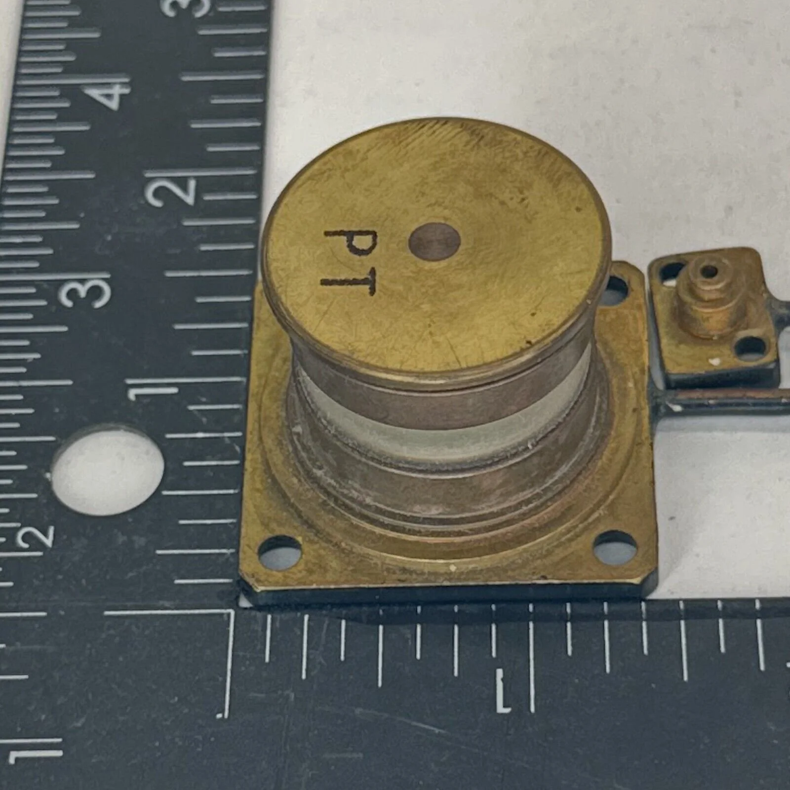 236030396218-2.jpg