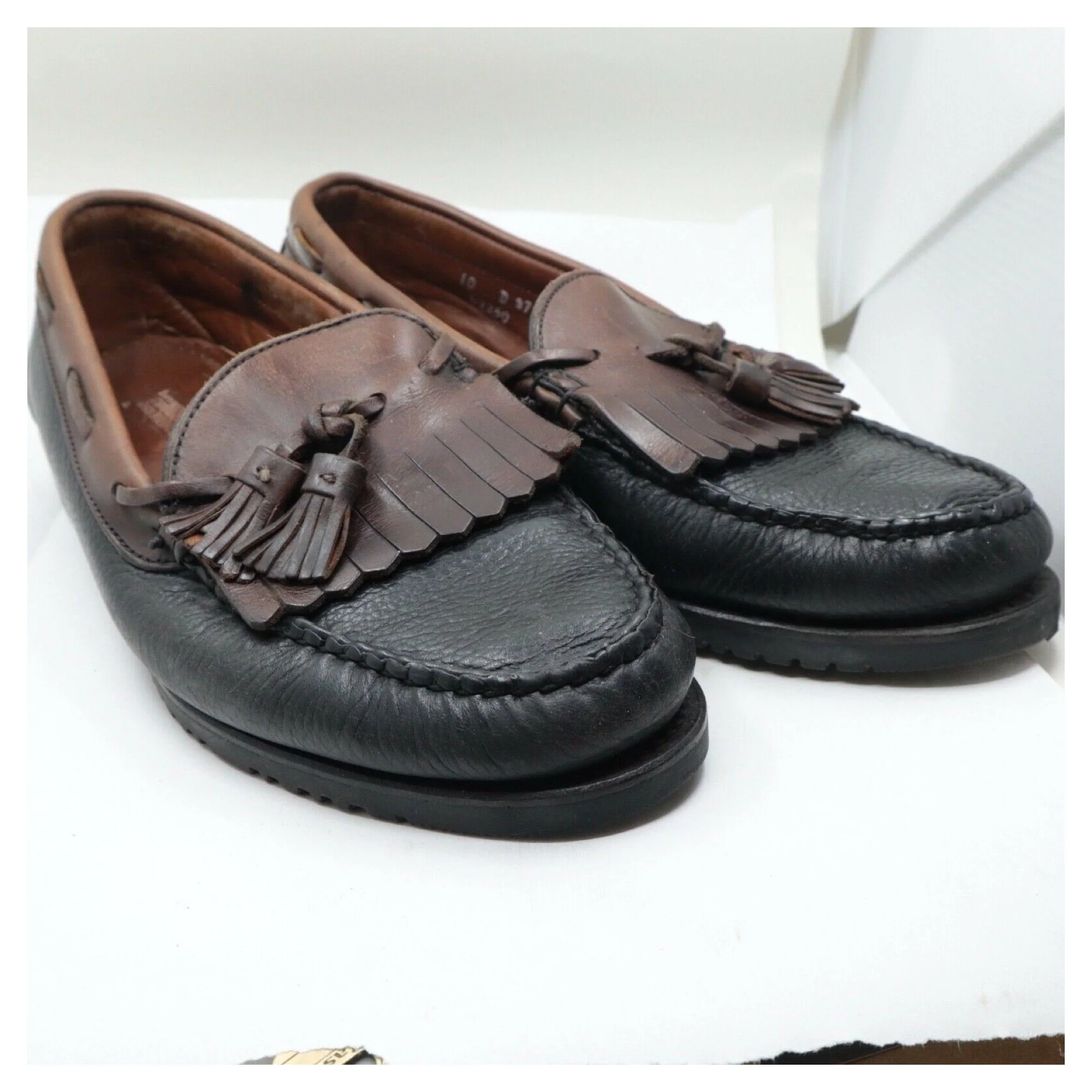 allen-edmonds-nashua-men-s-black-brown-leather-kiltie-tassel-loafers-size-10-d-06.jpg