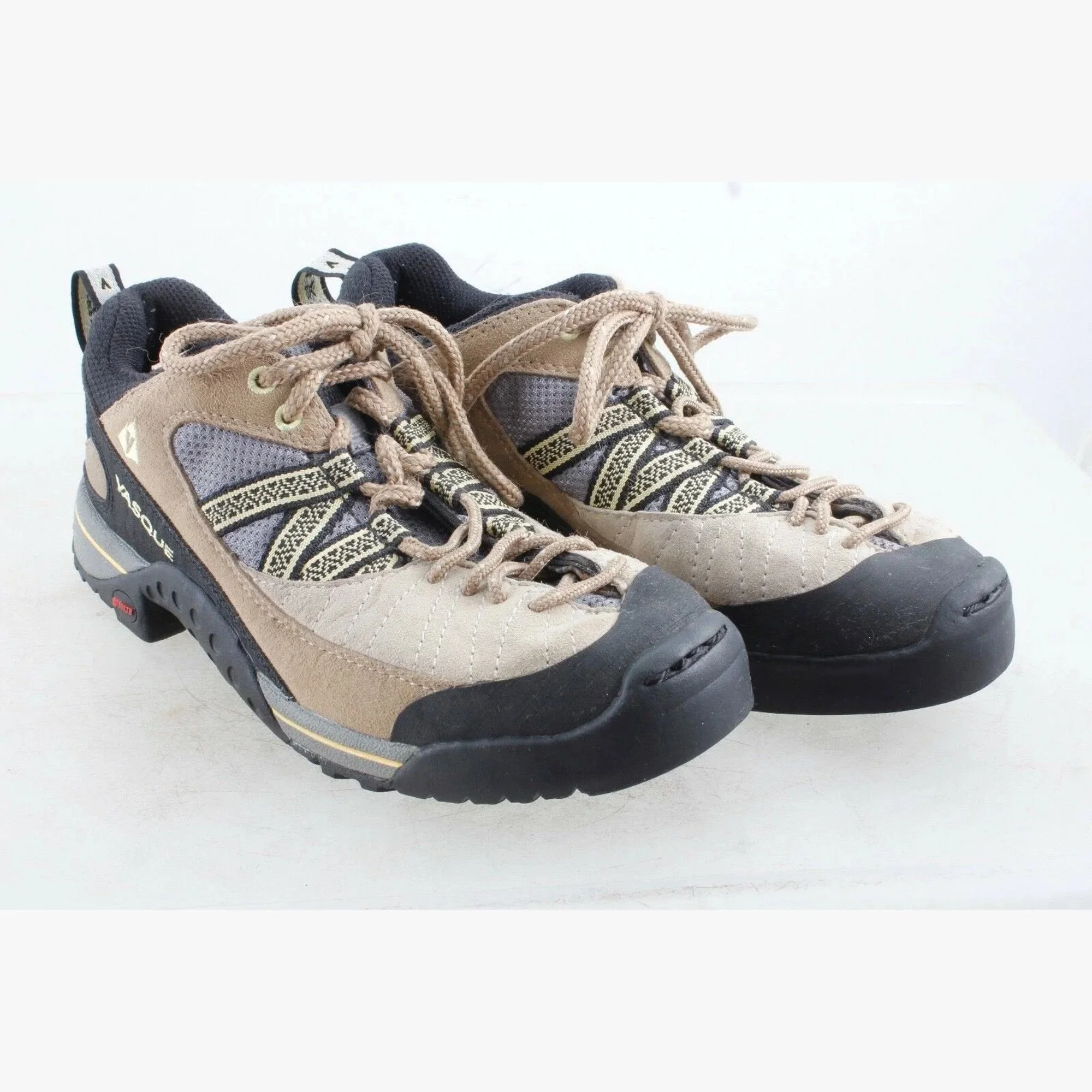vasque-stealth-womens-hiking-shoes-7369m-size-6m-02.jpg