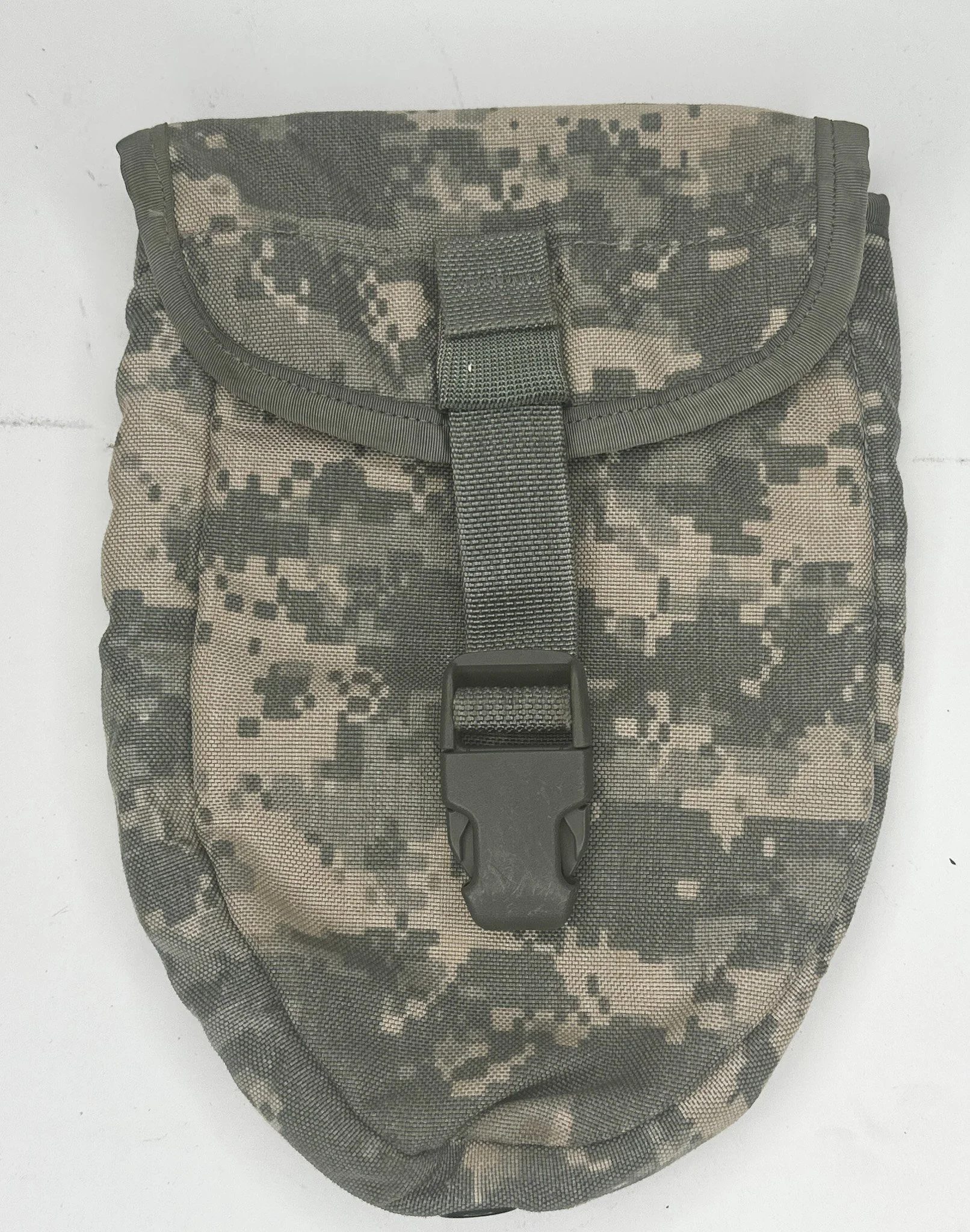 8465-01-524-8407-Entrenching-Tool-Cover-Molle-Camo- USGI-2.jpg