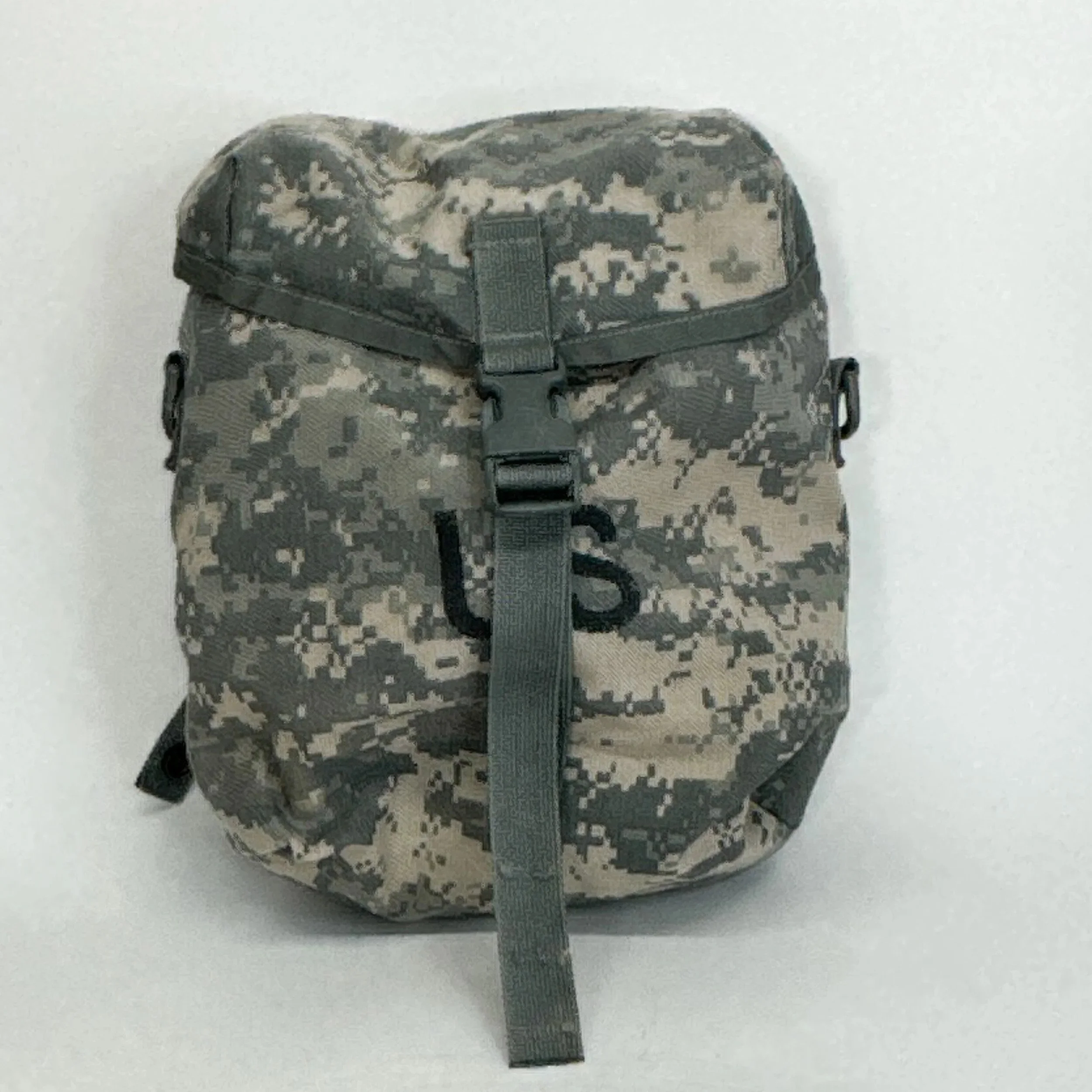 01-usgi-molle-ii-sustainment-pouch-acu-ucp-nsn-8465-01-524-7226.jpeg