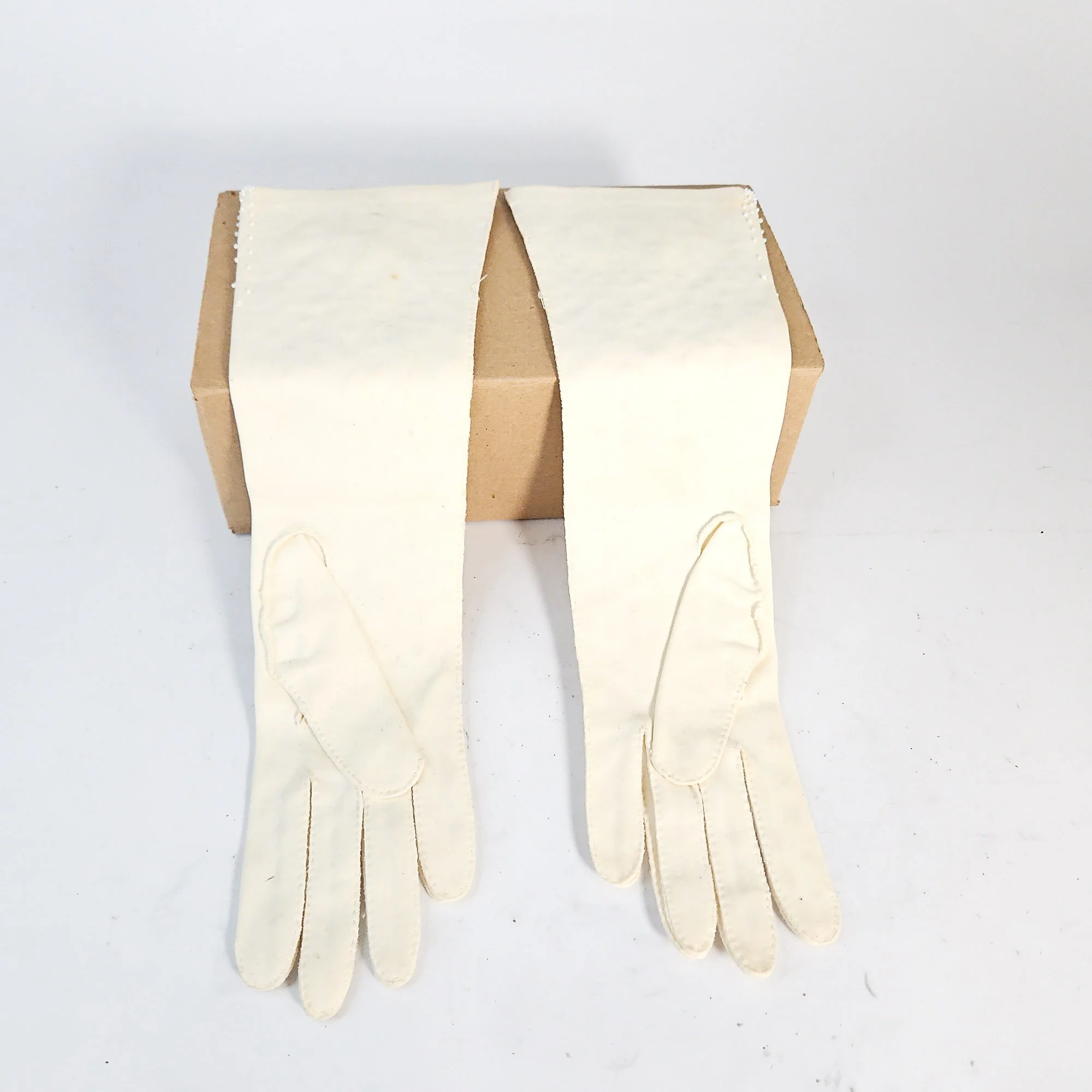 10_White_Formal_Gloves_Long.jpg