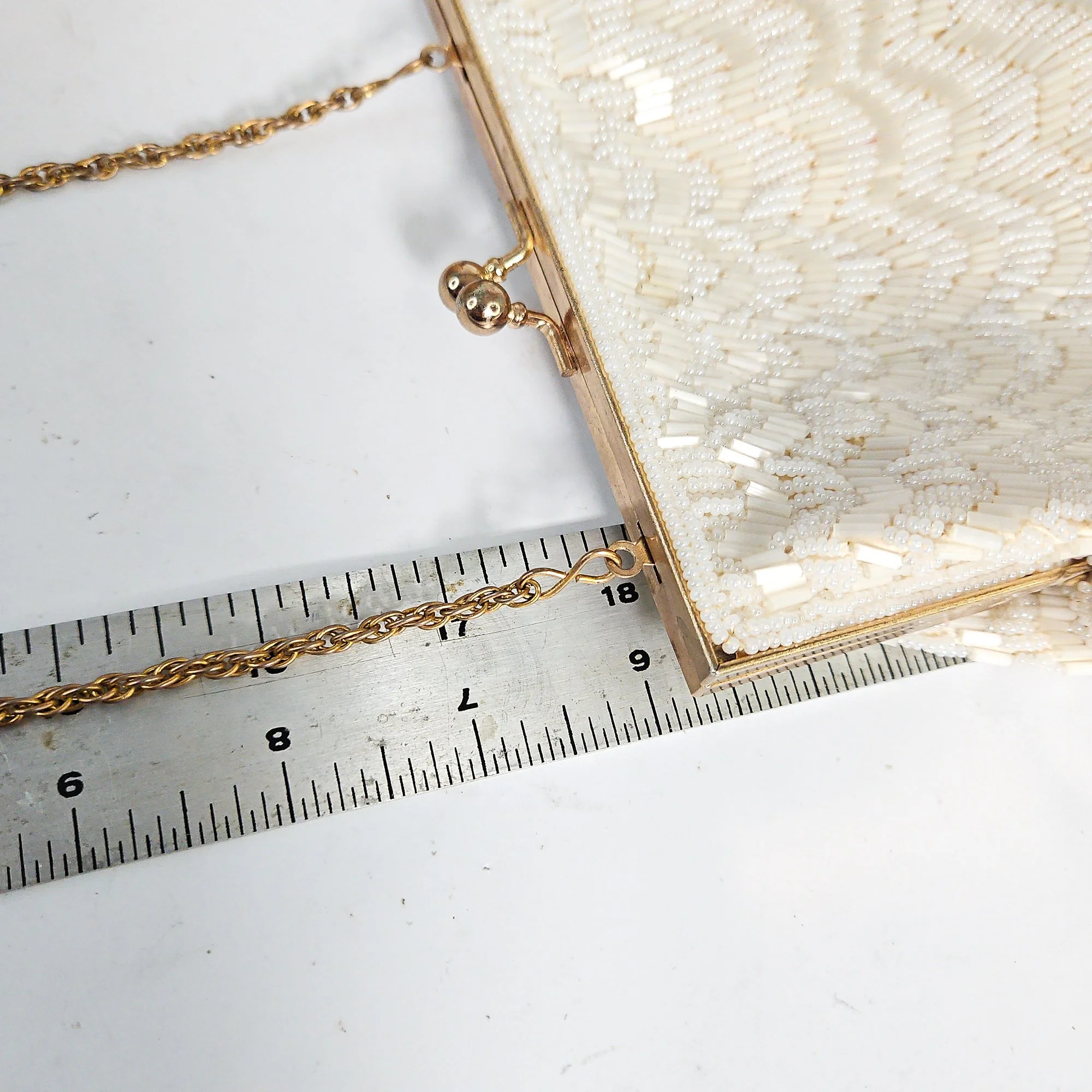 09_White_Beaded_Evening_Purse_03.jpg