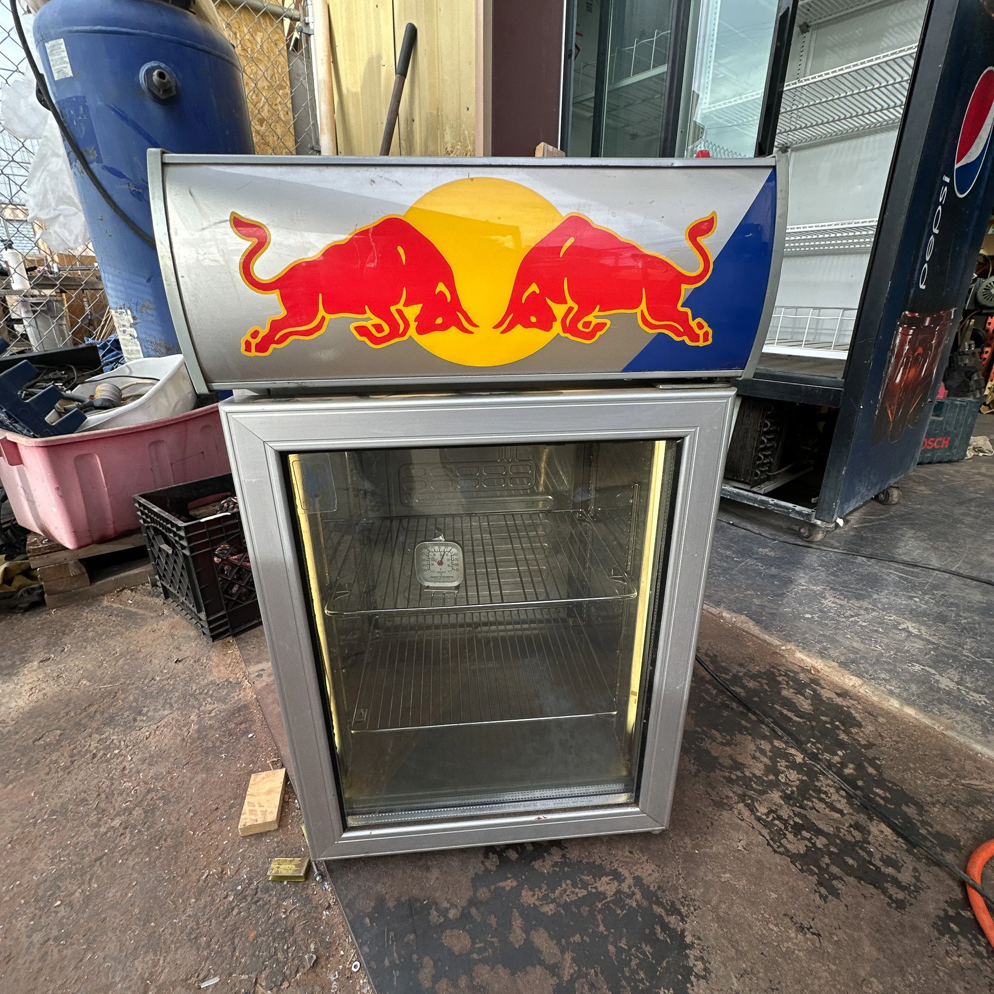 red-bull-cold-master-cmv-100-beverage-display-refrigerator-6.jpg