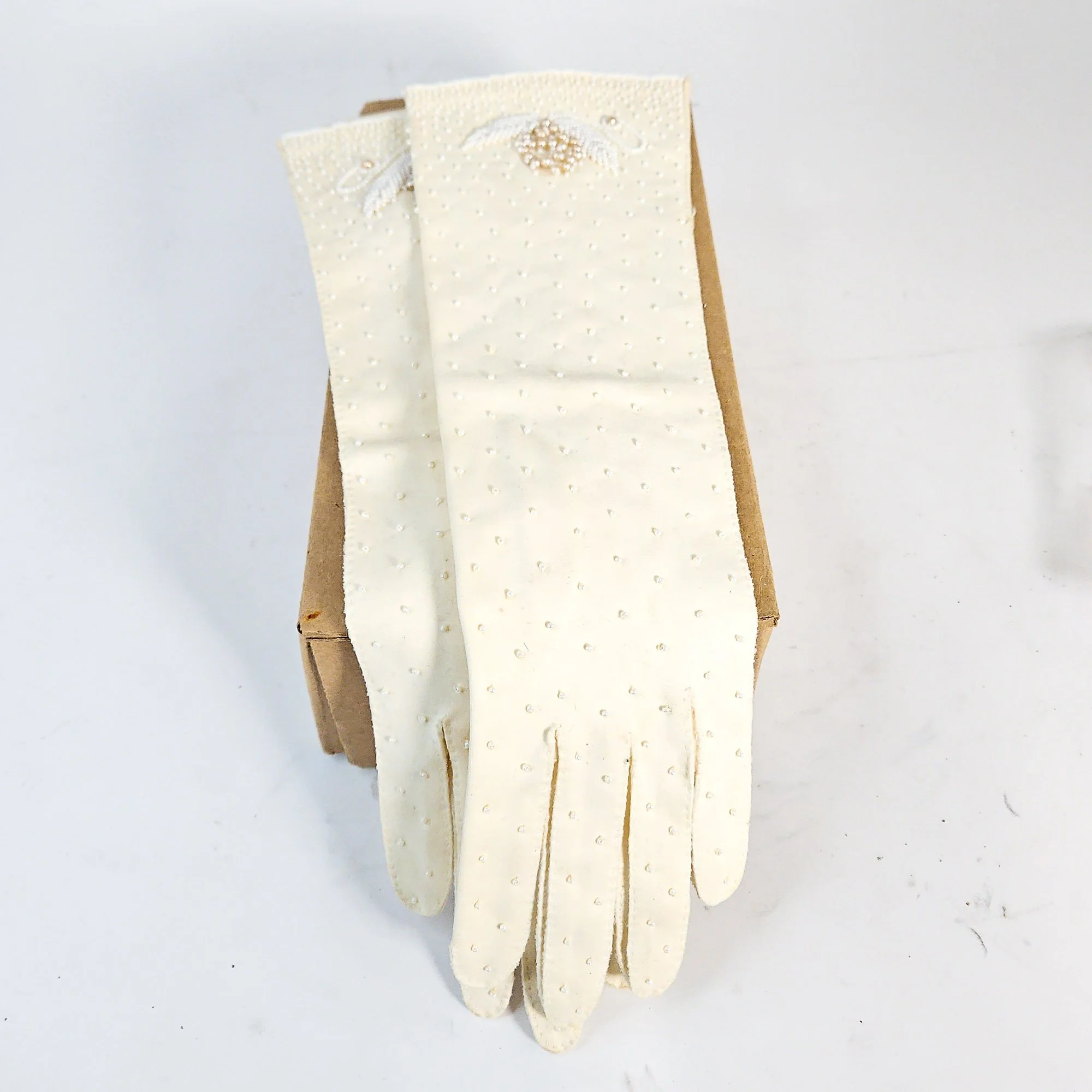 10_White_Formal_Gloves_Long-4.jpg