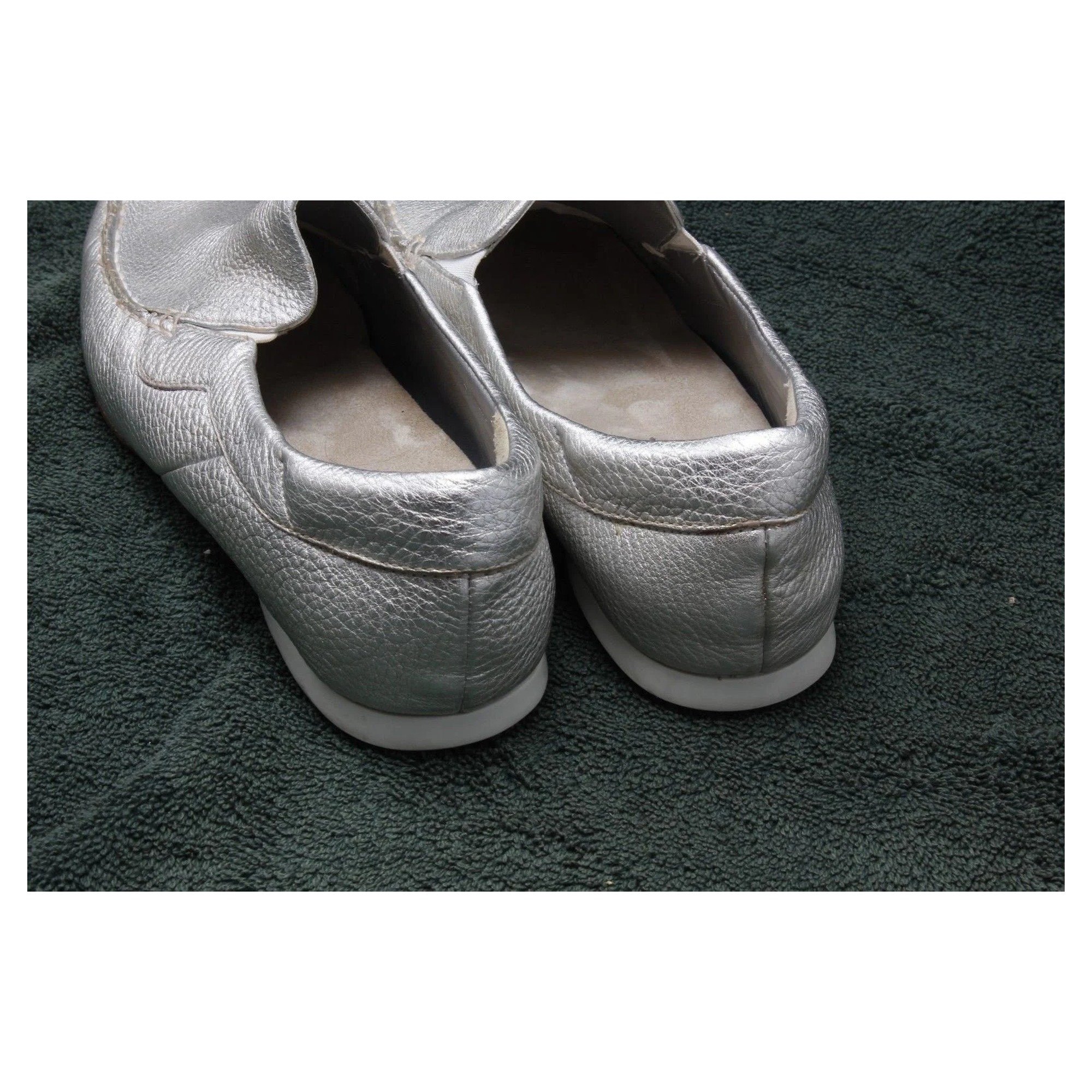 kenneth-cole-womens-silver-leather-driving-loafers-size-7-m-silver-technology-03.jpg