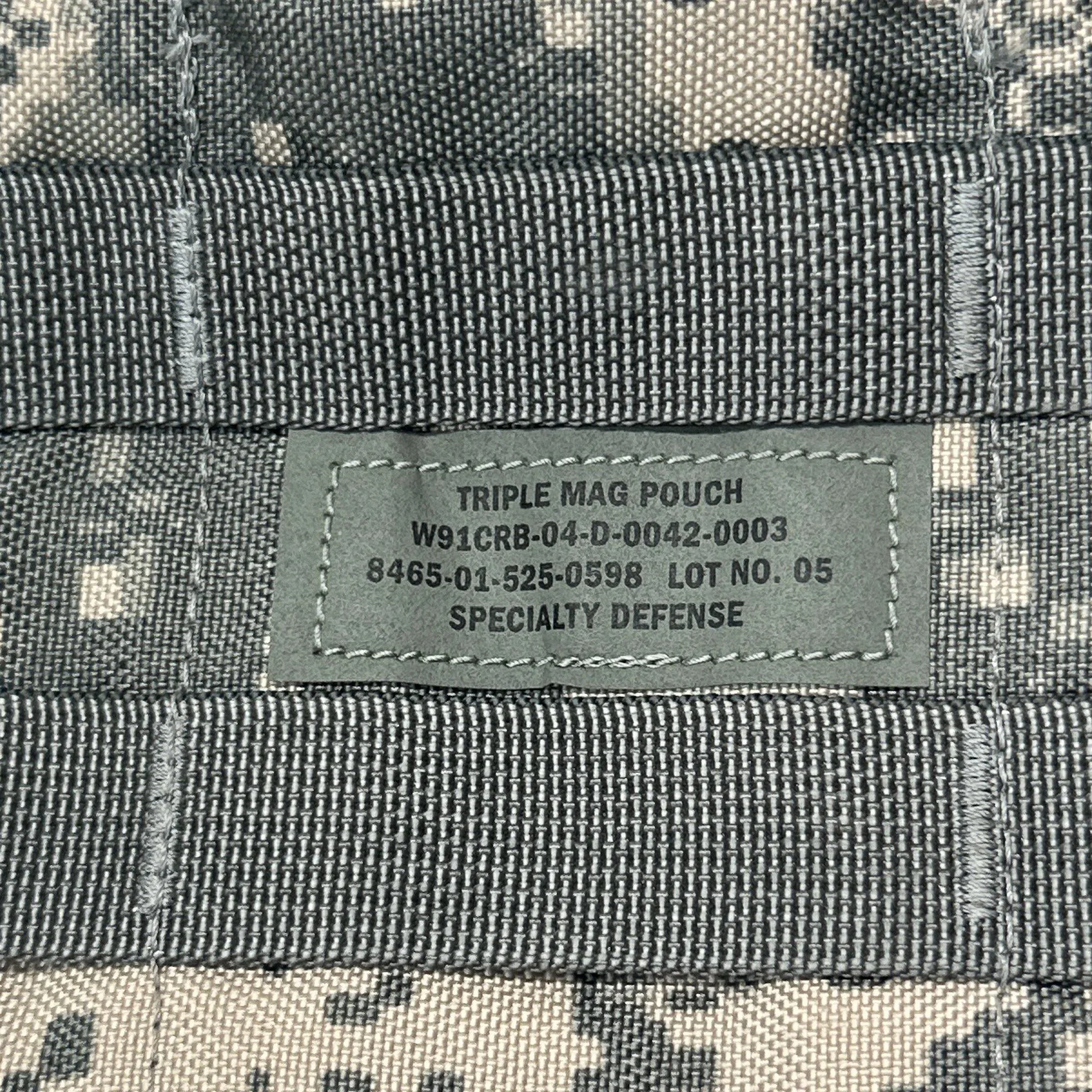 04-usgi-molle-ii-triple-m4-magazine-pouch-acu-ucp-nsn-8465-01-525-0598.jpeg