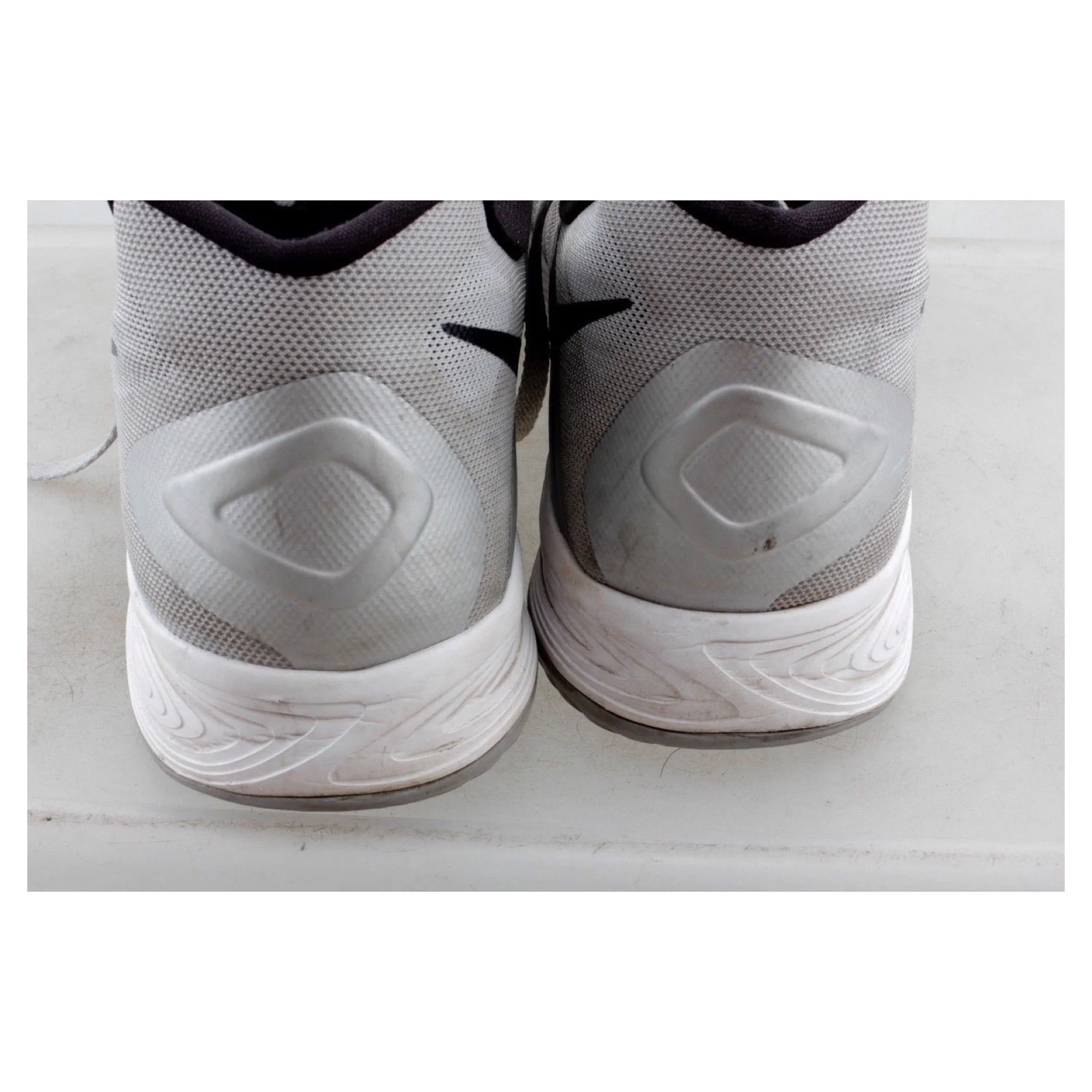 nike-hyperfuse-616620-003-metallic-silver-basketball-shoes-mens-us-17-eu-51-5-06.jpg