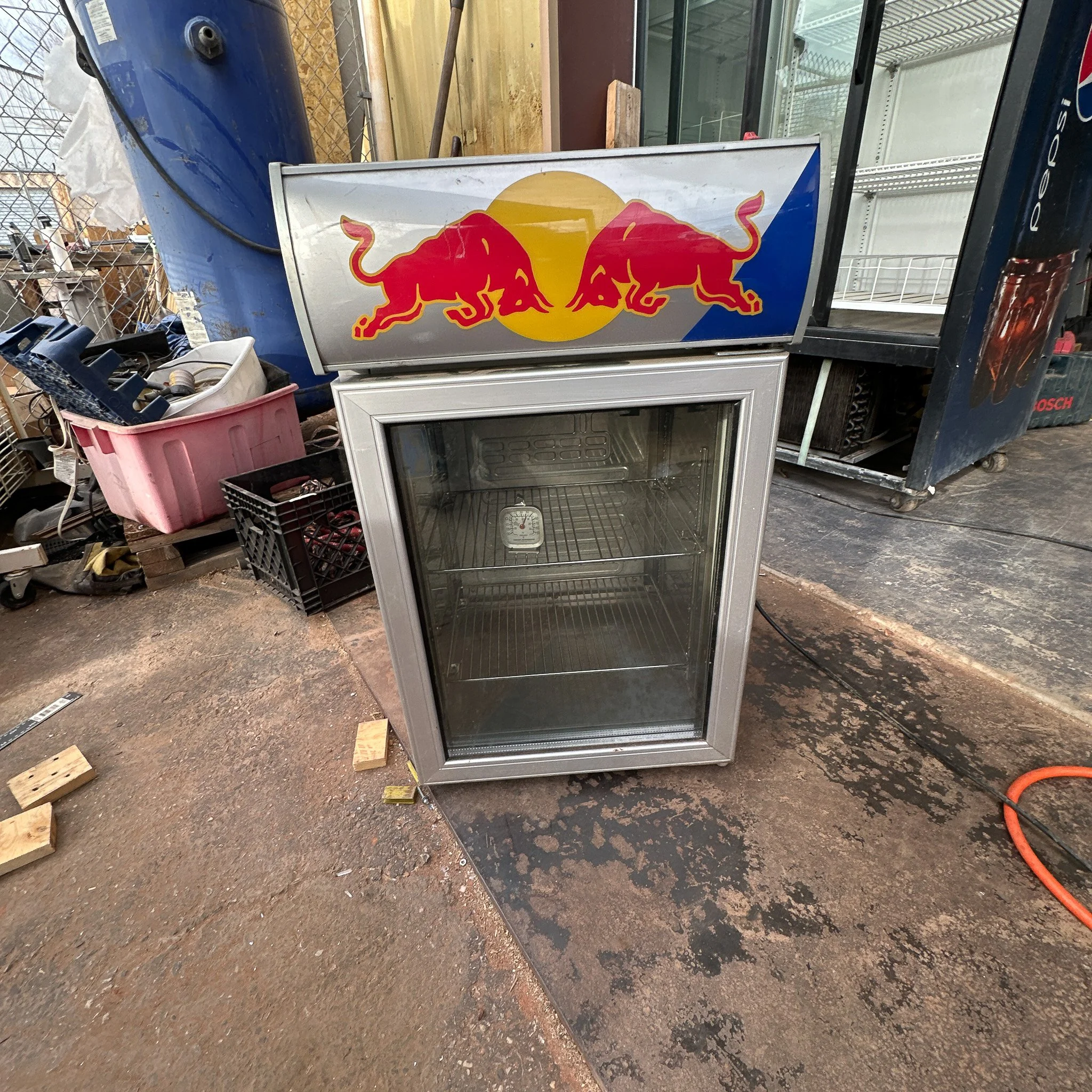red-bull-cold-master-cmv-100-beverage-display-refrigerator-10.jpg