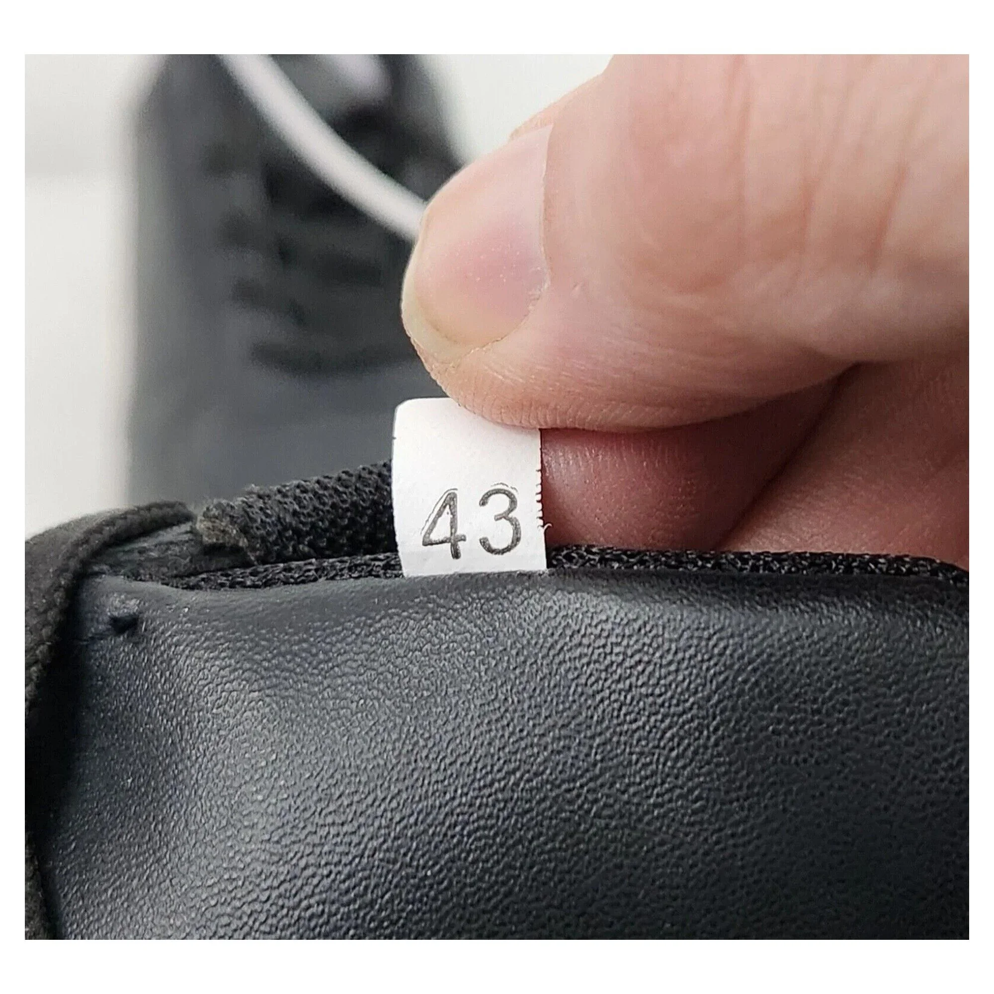 black-led-light-up-shoes-eu-43-with-usb-charging-cable-04.jpg
