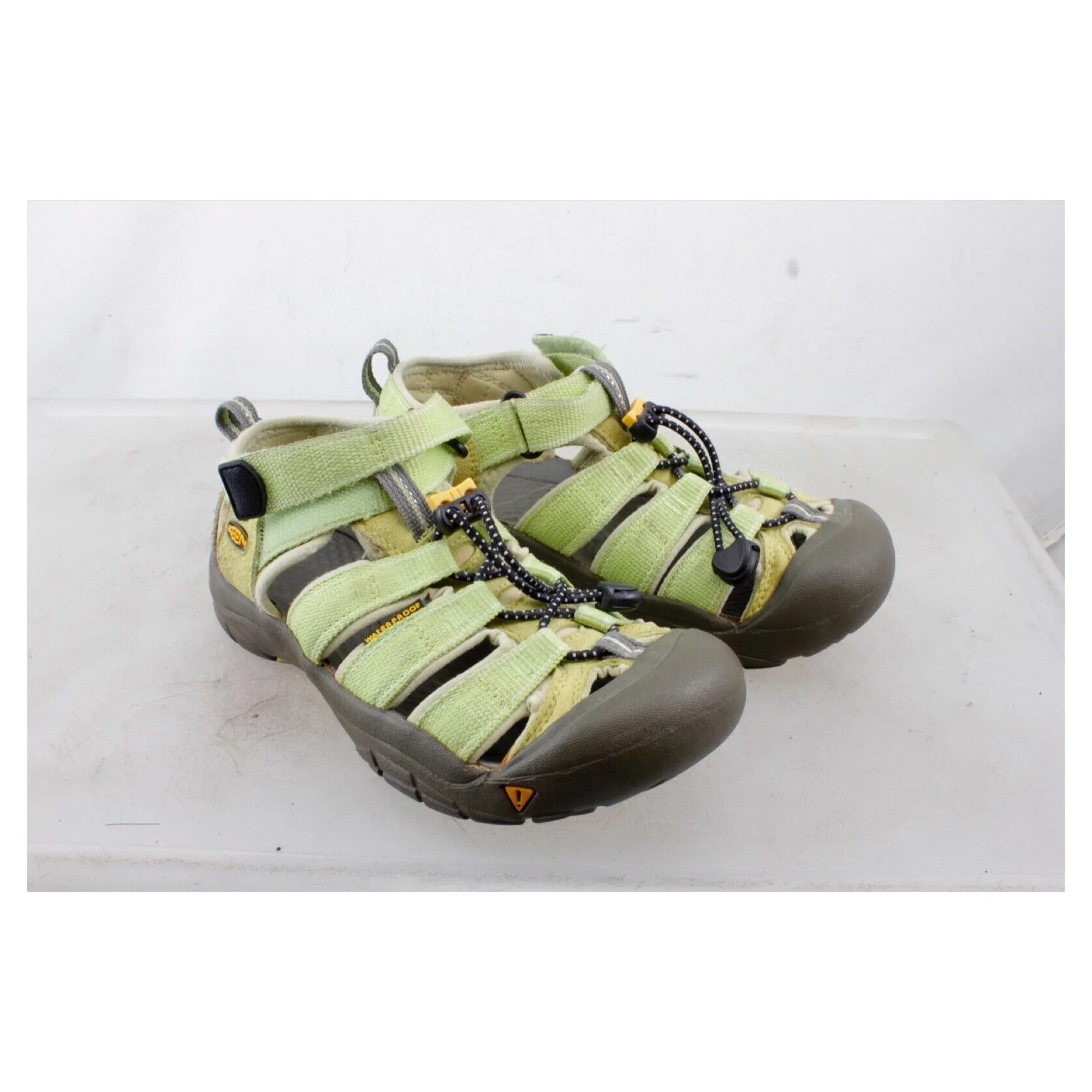 keen-lime-green-waterproof-hiking-sandals-men-s-us-3-women-s-size-5-eu-34-03.jpg
