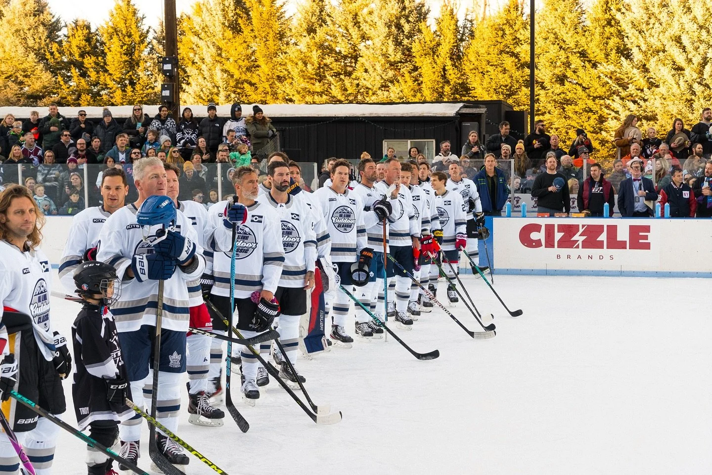 😎 Just a casual gathering of people who&rsquo;ve made hockey history. No big deal.

#NHLAlumniOutdoorClassic #OutdoorClassic #HockeyHistory #HockeyLegends #HockeyCommunity #ColoradoExtreme #FantasyCamp2025 #HockeyVibes #CommunityOnIce #PlayWithPurpo