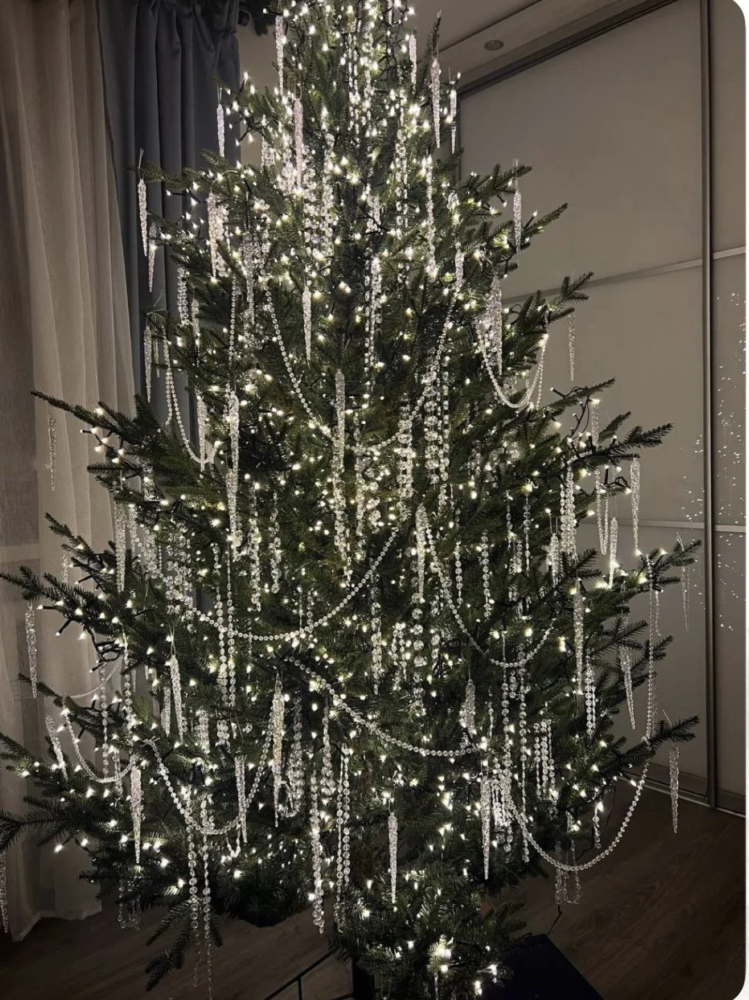 Christmas tree/ Icy bright