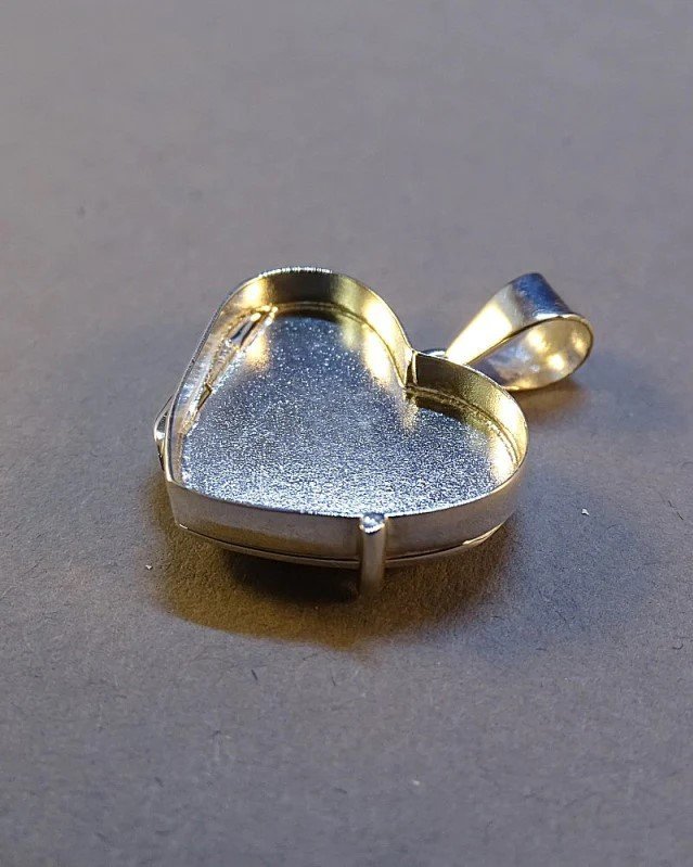 Heart_locket2.jpeg