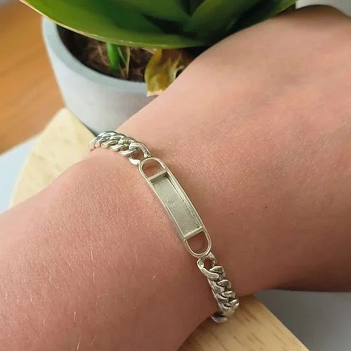 unisex_curb_chain_bracelet2.jpeg
