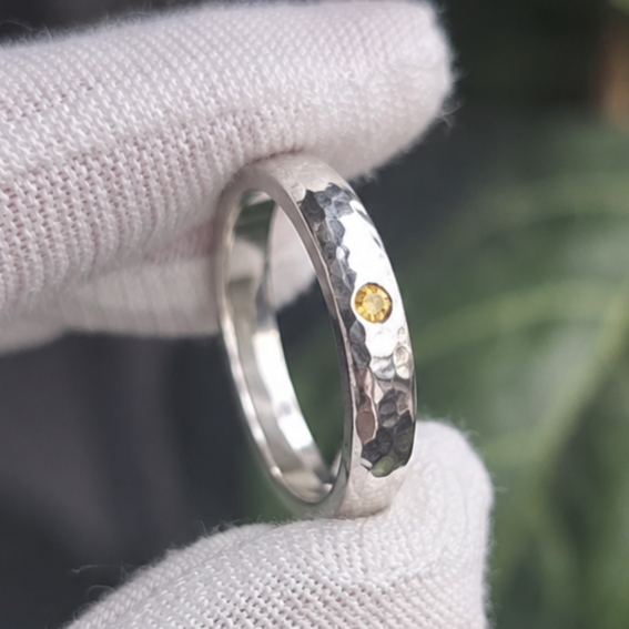 1 Stone Cubic Zirconia Hammered Internal Channel Ring (Unisex)
