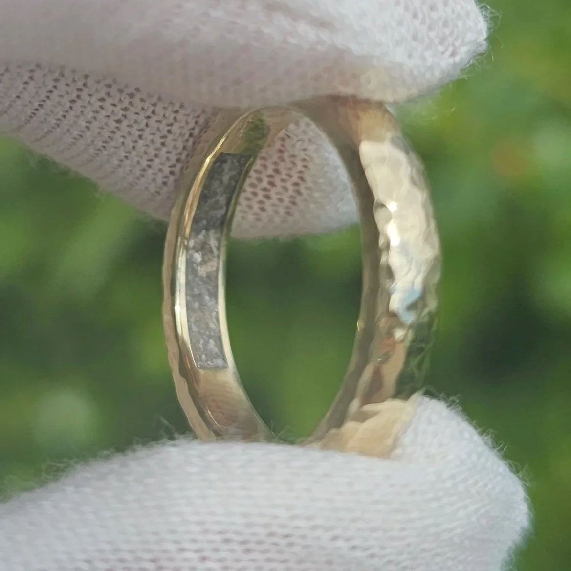 No Stone 9ct Hammered Unisex Internal Channel Ring (Unisex)