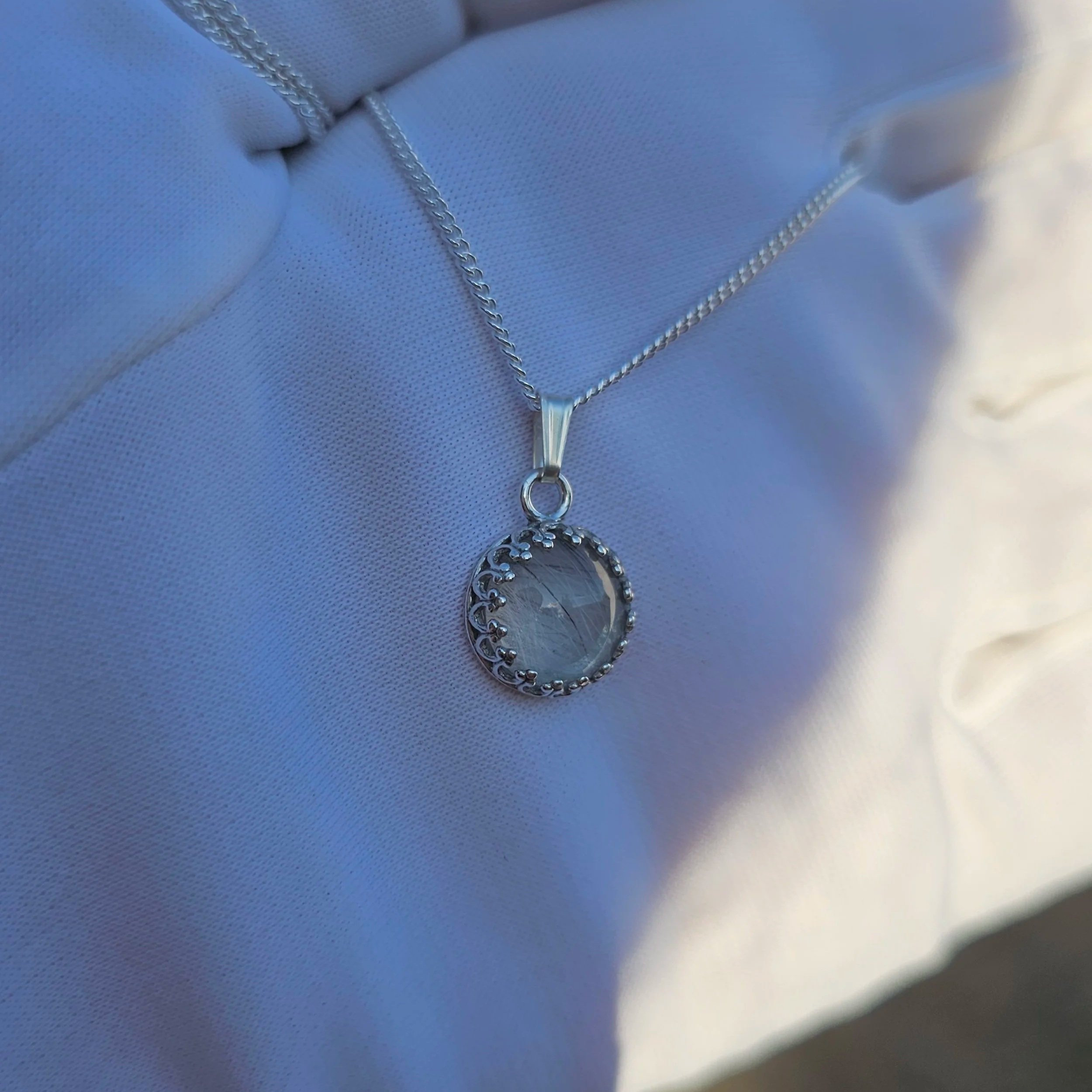 Glass Crown Memory Pendant (Hair/Fur Only)