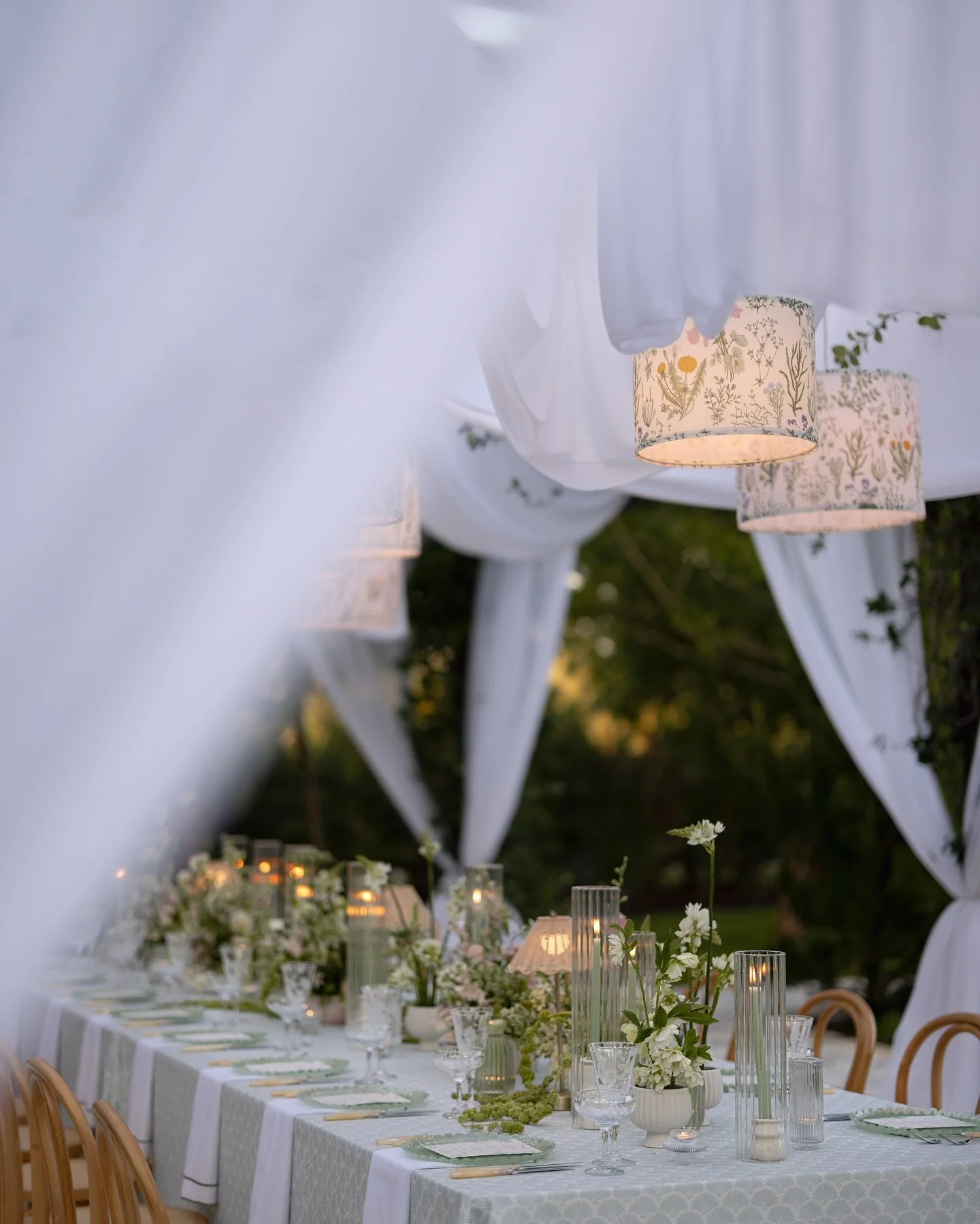 Summer weddings defrosting ☀️

Venue: @lacasatoscana
Planner: @anamendezevents 
Florist: @gatherandgracedesigns
Rentals: @palaciosevents Tabletop:@stoneorchidrentals 
Photography: @ariannajphotography 
Hair &amp; Makeup: @kissandmakeupbysteph
@vaness