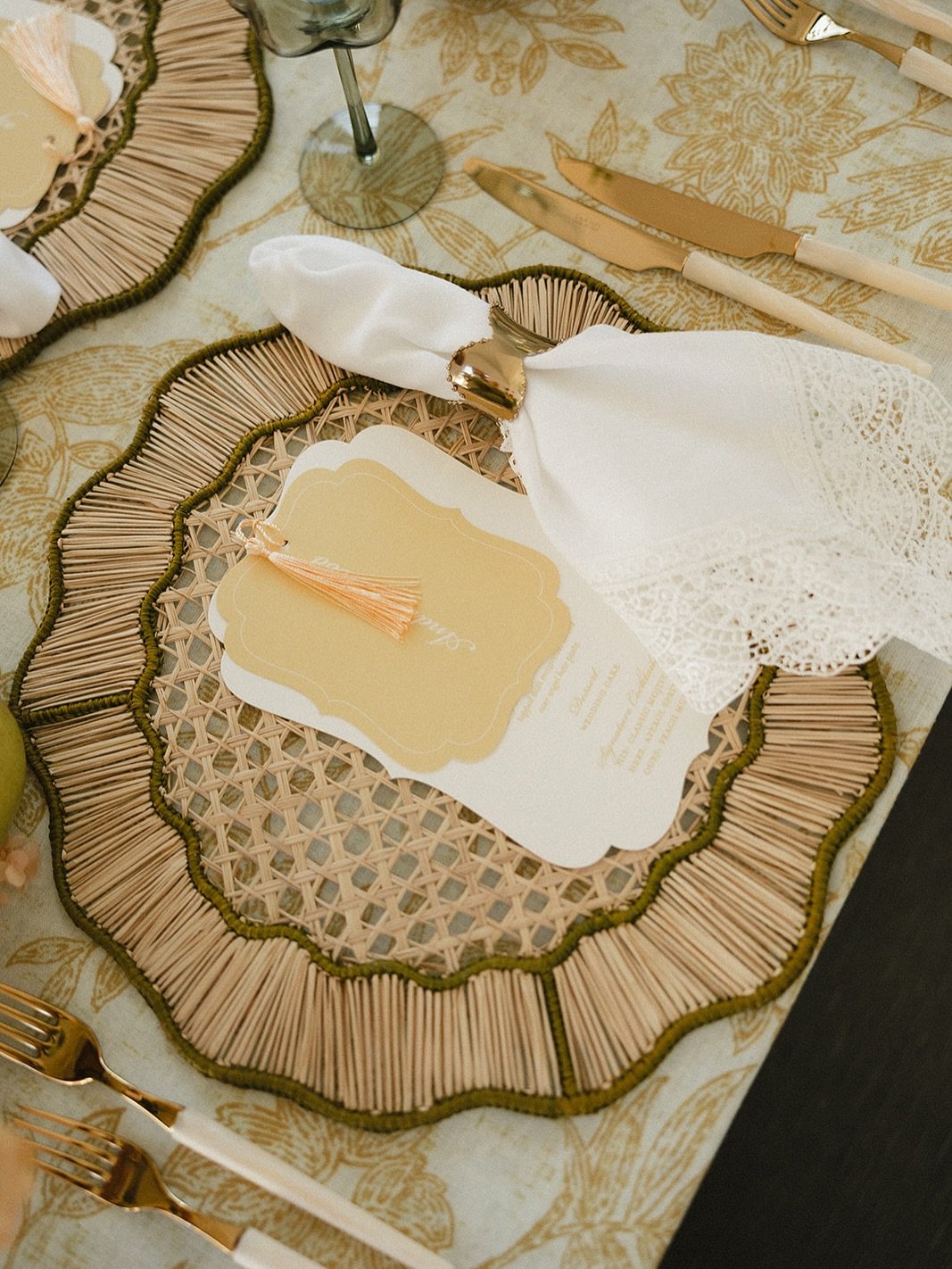 A hint of gold and woven details. 

Planner- @taylored.affairs
Venue- @jekyllclub
Photography-@samanthacouickphoto
Videography-@codypaulfilms
Florals &amp; Umbrellas @gatherandgracedesigns
Arcade Games &amp; Photobooth-@absolute_amusements
Rentals-@b