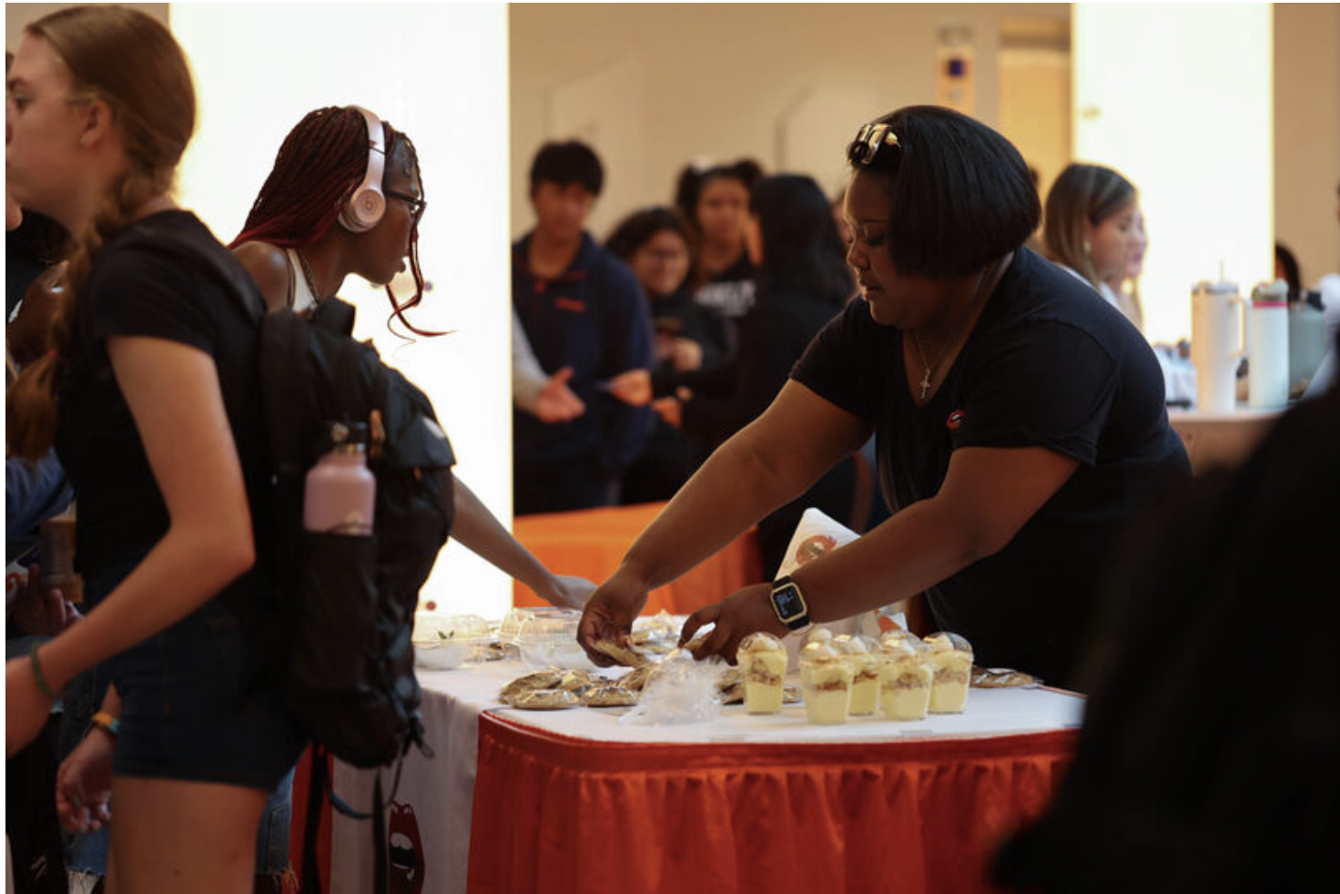 ‘Dessert Crawl’ gives students a taste of Syracuse bakeries