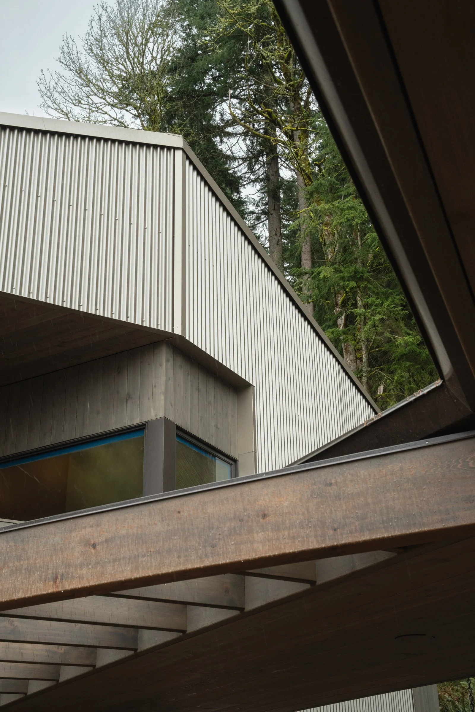 he project features a highly customized structural system to support expansive glazing and complex geometric forms