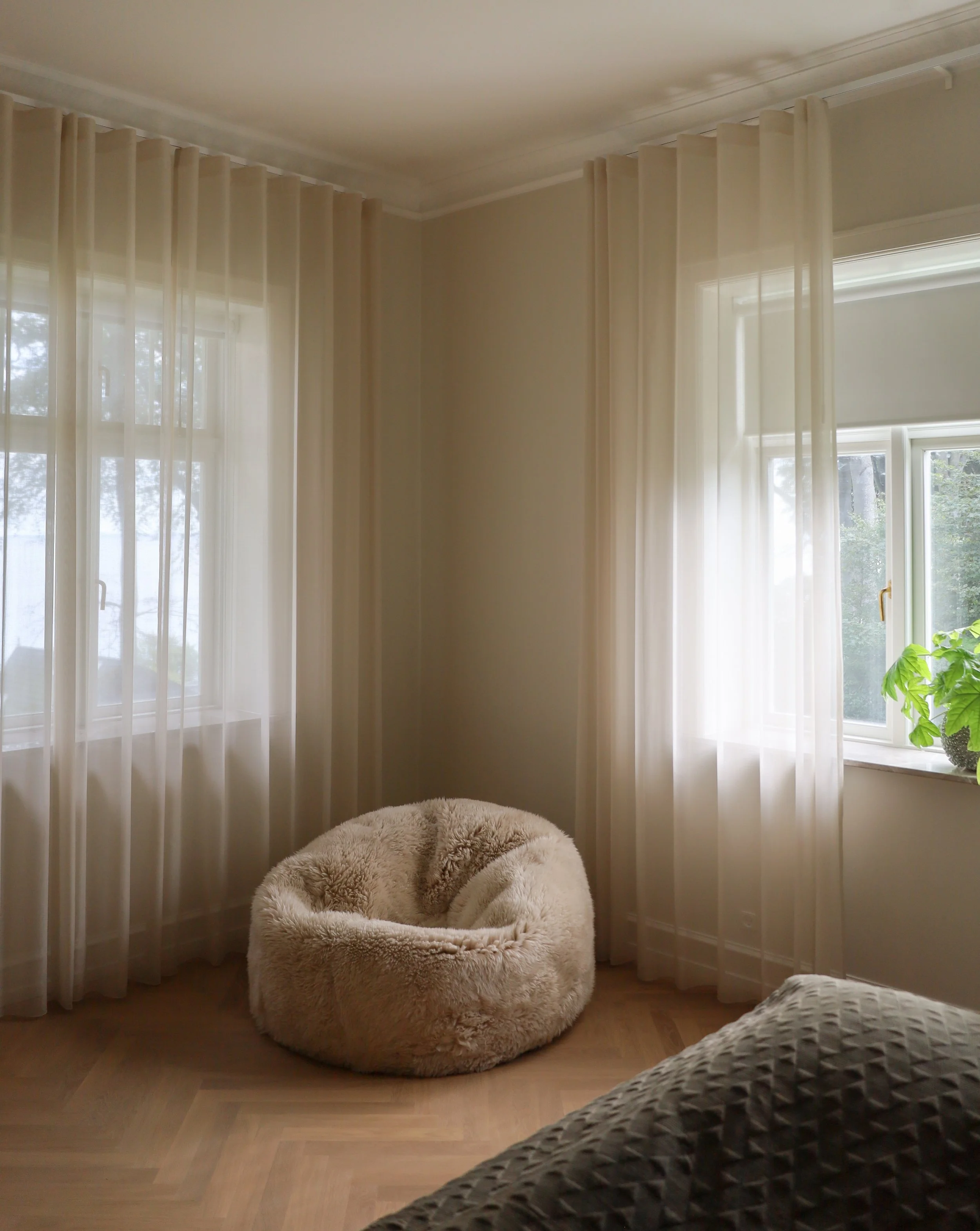 Lyse wave gardiner I naturlig lys