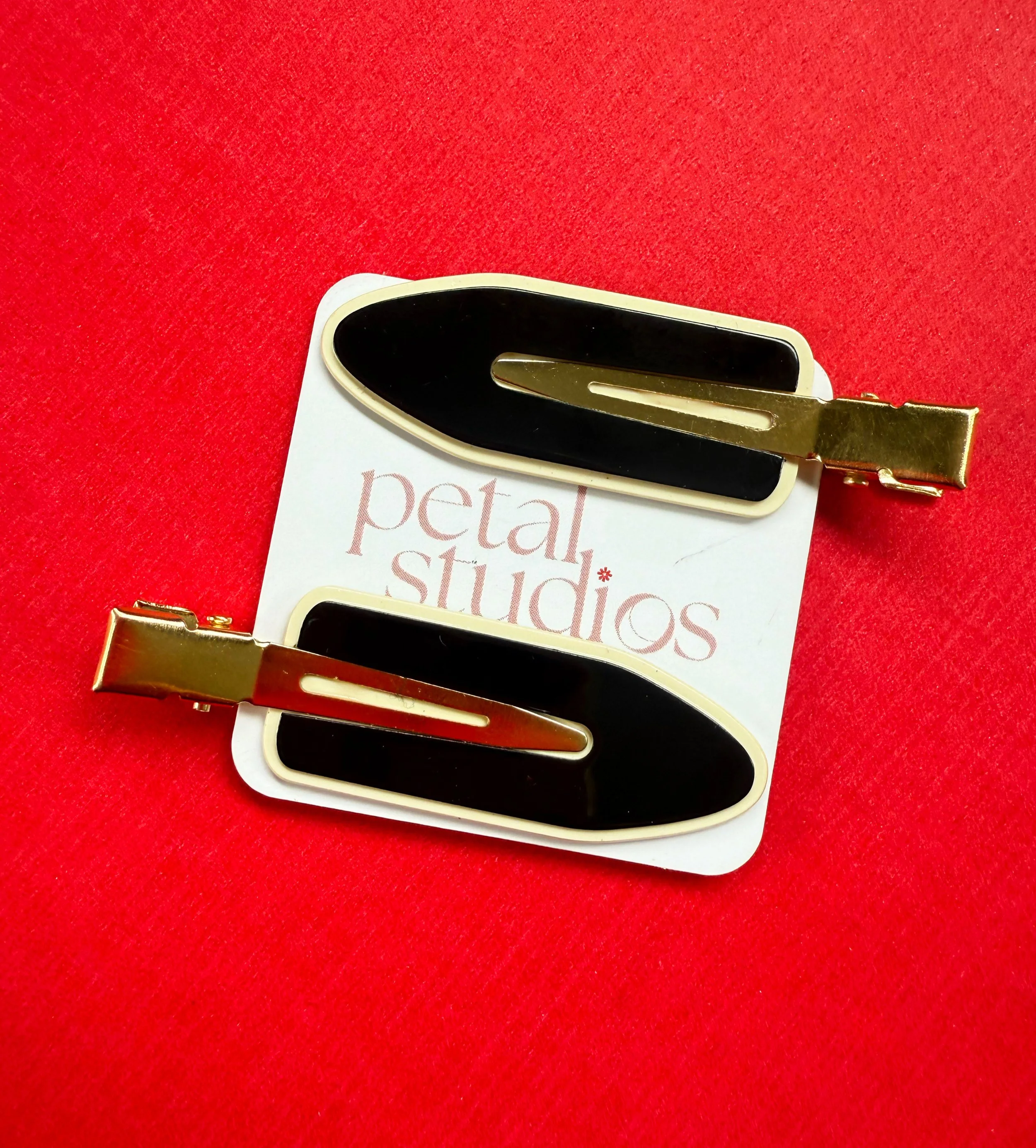 hair clip - black triangular