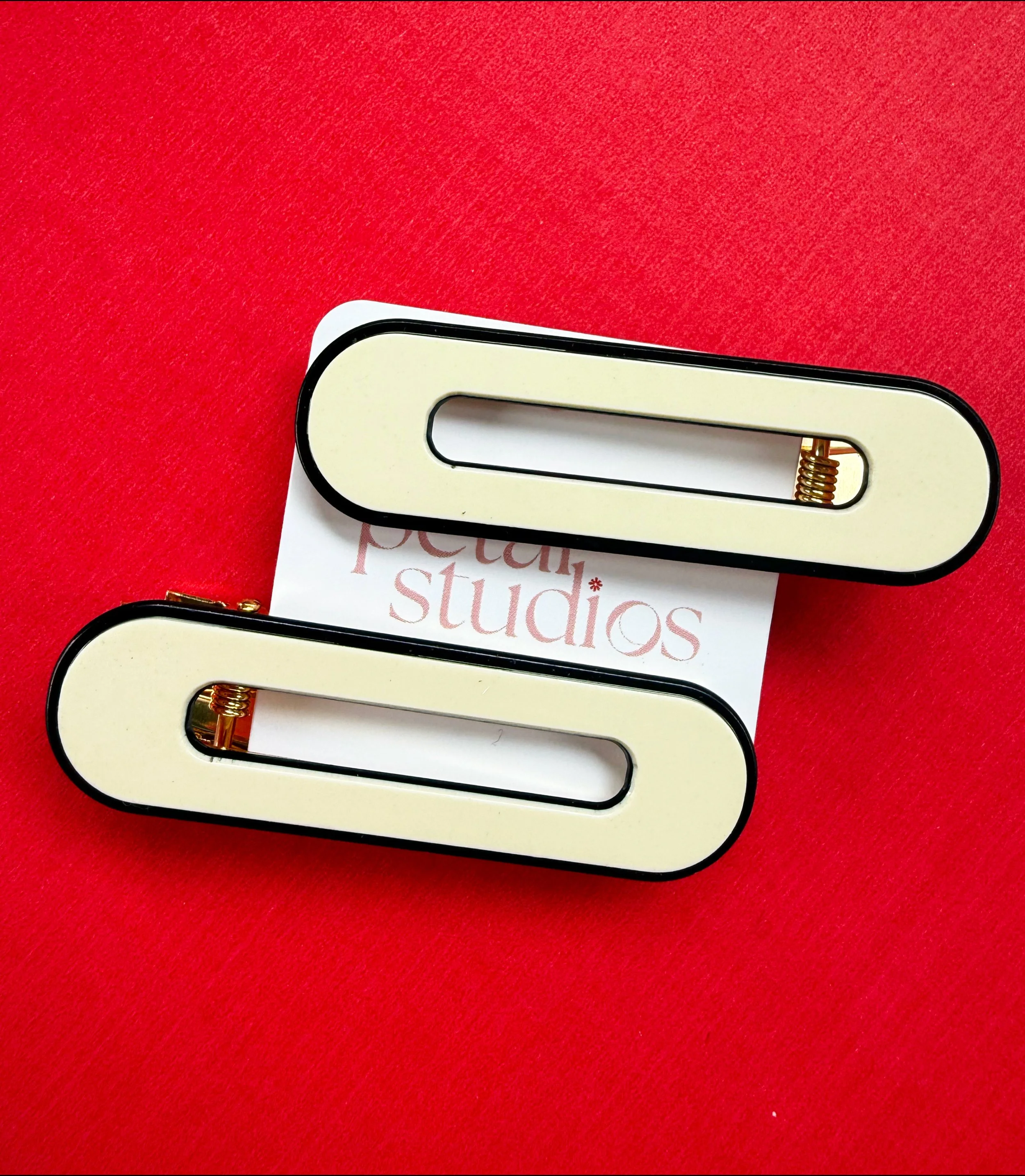 hair clip - round white hollow