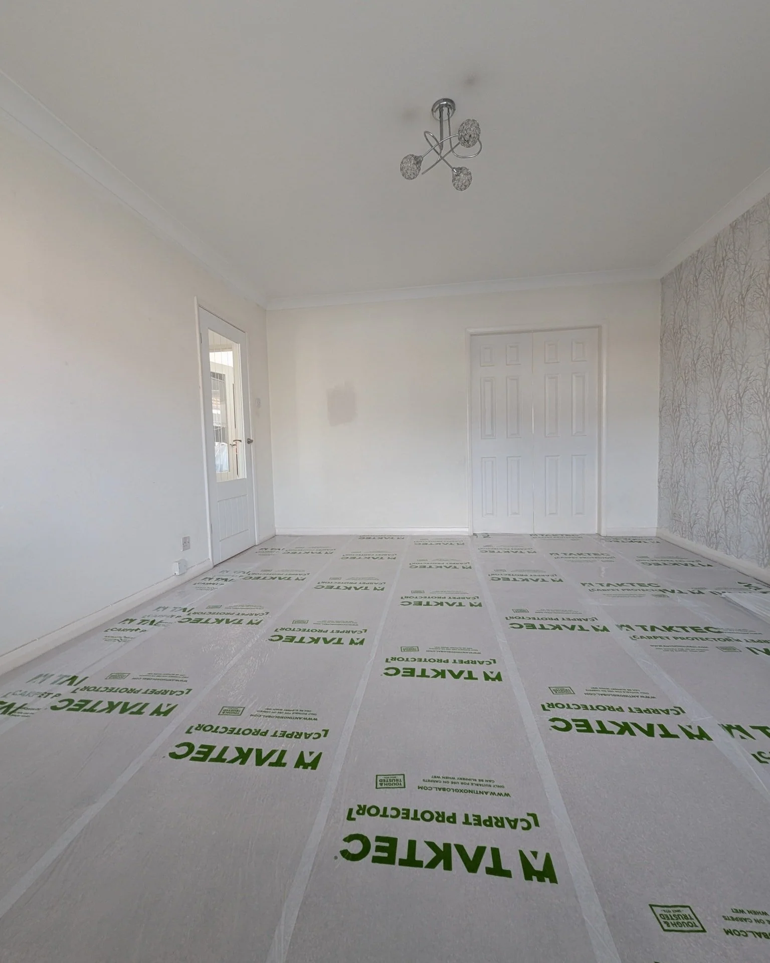 🏠 Why We Choose Sticky Floor Protection Over Dust Sheets

We take floor protection seriously. Every project deserves a clean, safe, and professional finish &mdash; and that starts with using the right materials.

Here&rsquo;s why we favour sticky fl