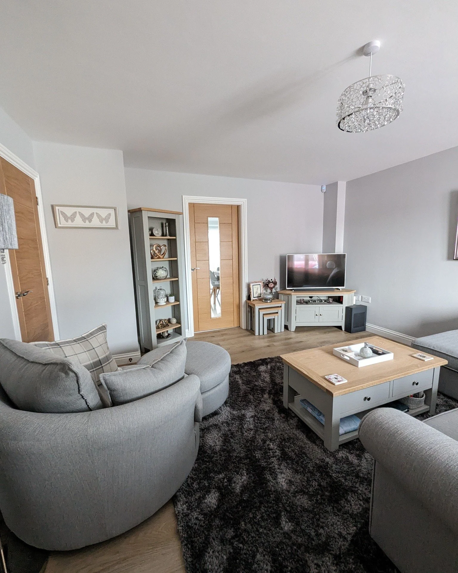 Lounge completed in Manby for a returning customer.

This client has chosen to use the same custom colour throughout their home, creating a seamless flow from room to room and a consistent, stylish finish.
The walls were finished in Valspar Trade, co