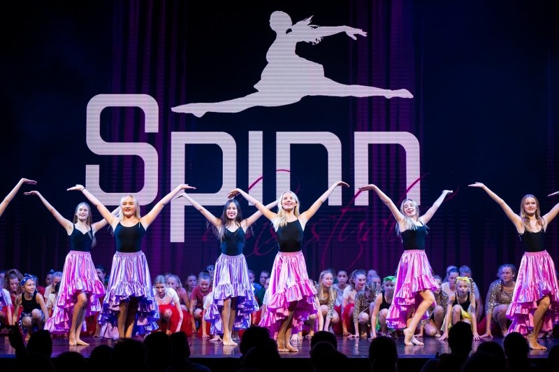 61a52c2714b9b25e9003_SpinnDance_Q42__daniel.schjott-8148.jpg
