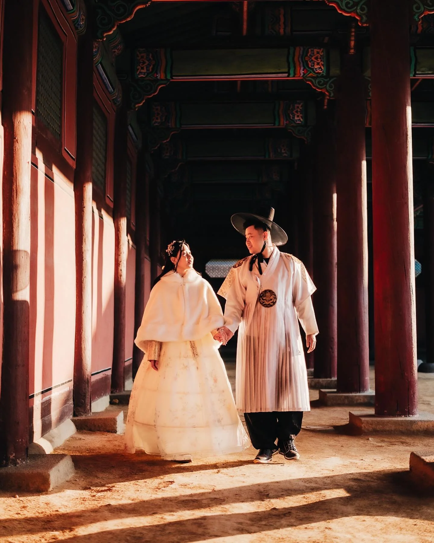 B + D dressed in traditional Korean clothing, Hanbok for their couples photoshoot at Gyeongbokgung Palace in Seoul South Korea 🇰🇷 

Gyeongbokgung Palace is the main royal palace where it was home to royalty and the Korean government dating back to 