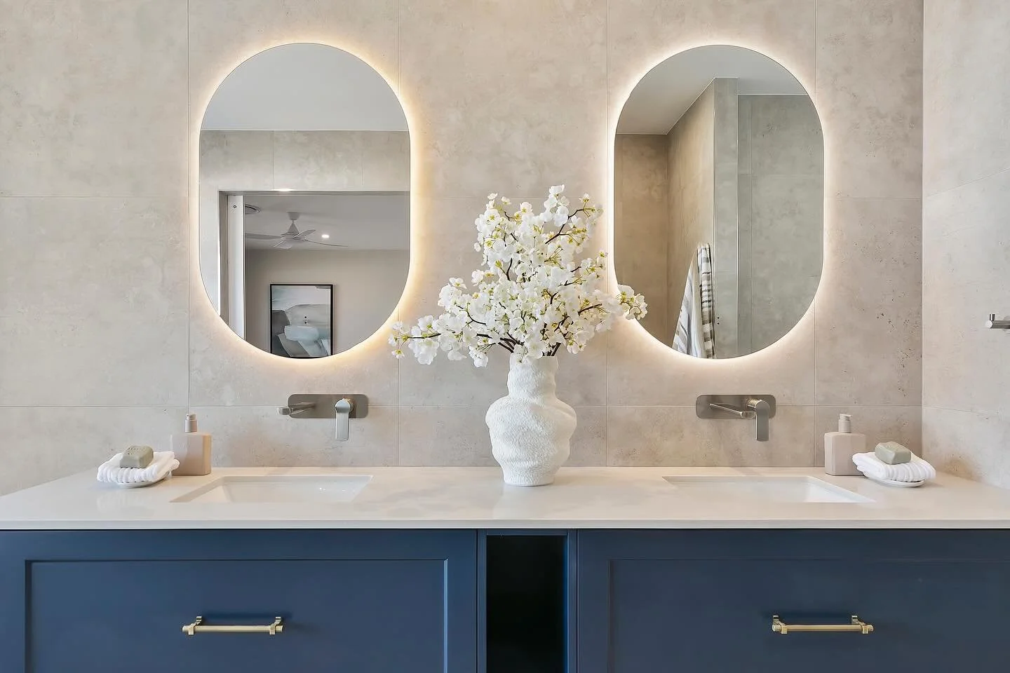 + DISPLAY HOME STYLING +

Bringing the Builder&rsquo;s Vision to life&hellip;

-

-

#constructionstylist #herveybay #realestate #designingqueensland#queensland #construction #newbuildhouse #regional #queenslandhomes #sydneystylist#frasercoast#hervey