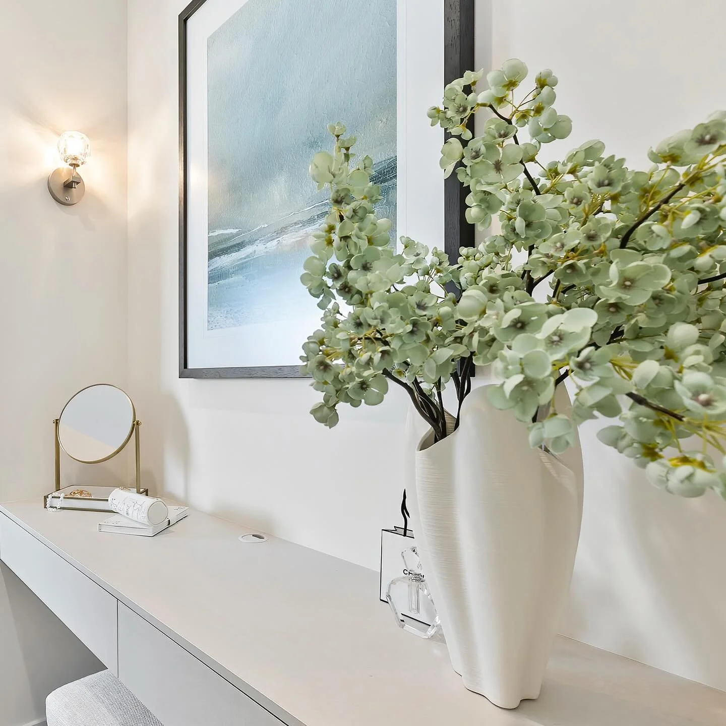 Quiet luxury made simple. A fresh, calm corner styled for everyday living 🌿
-
-
-
#herveybay #frasercoast #qld #qldhomes #interiordesign #interiordecor #regional #lifestyleliving #propertystyling #queensland #propertystylist #coastal #visitthefraser