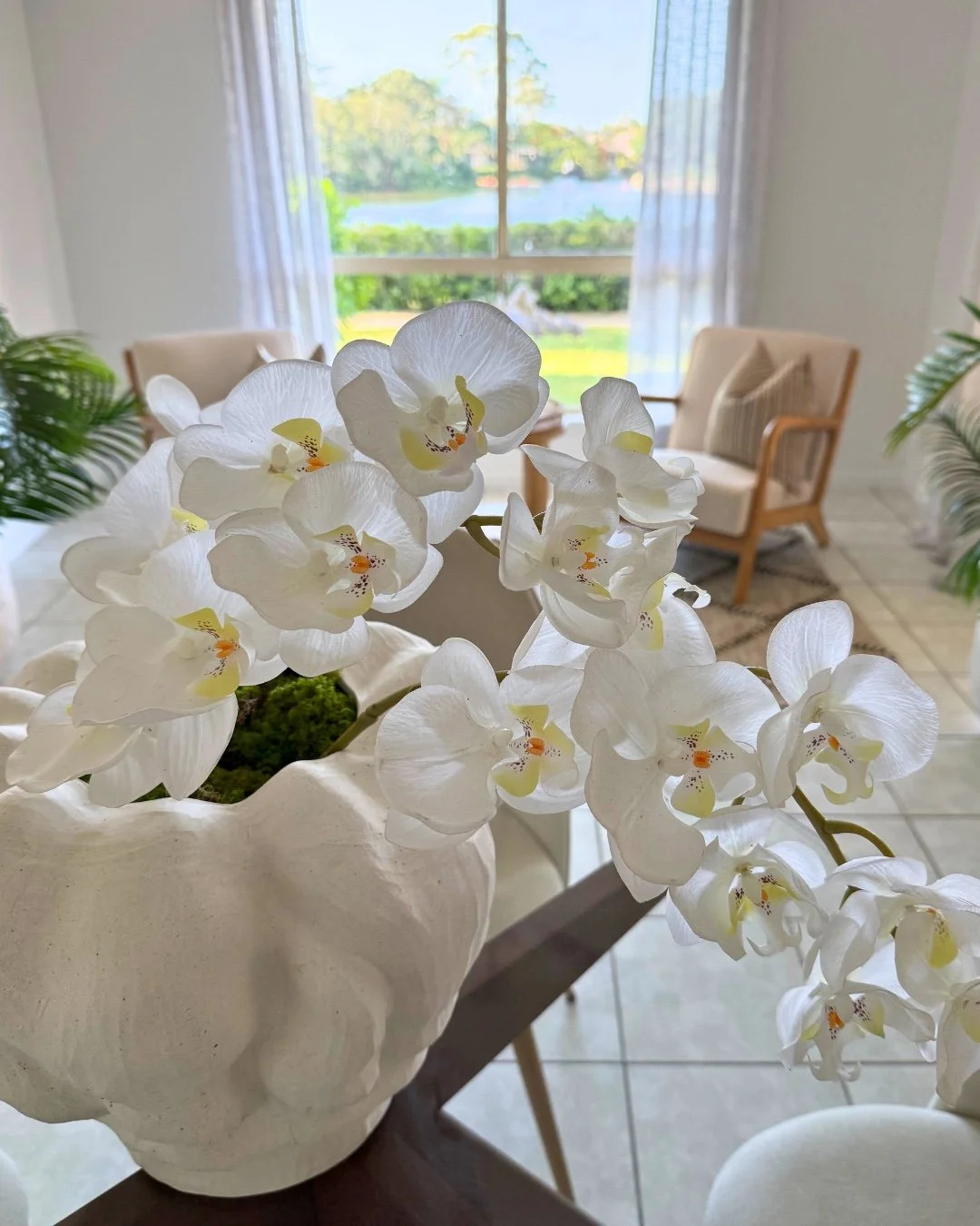 Soft, sculptural and effortlessly elegant.
Styling that lets the space breathe and the view speak.

-
-
-

 #StyleitQLD #StyleitLuxuryDesign #HerveyBayRealEstate #FraserCoastProperty #WideBayStyle #StyledToSellQLD #HerveyBayHomes #FraserCoastStyling 
