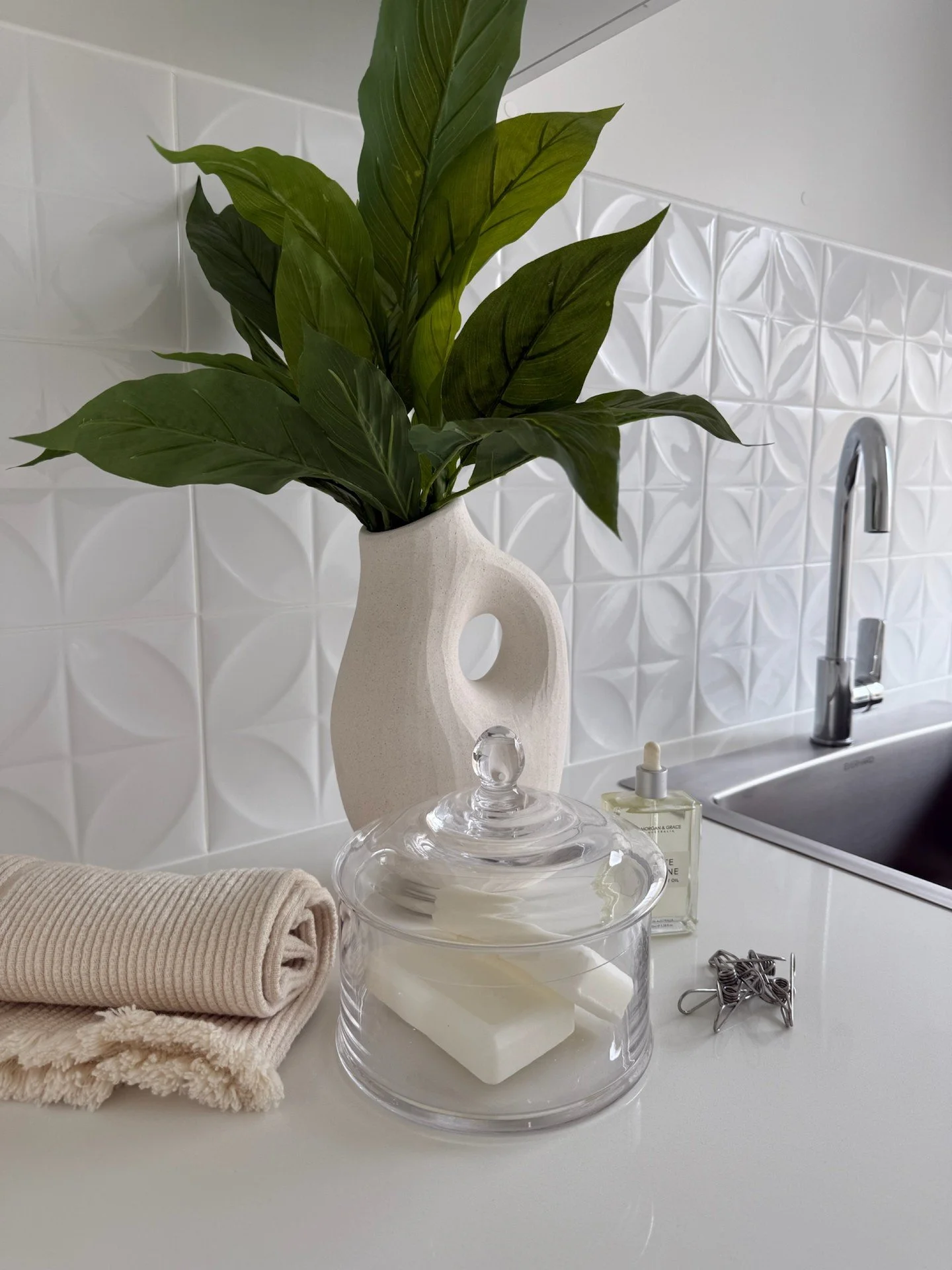 Simple But Effective When It Comes To Styling 

-
-
-

 #StyleitQLD #StyleitLuxuryDesign #QLDInteriorDesign #FraserCoastInteriors #WideBayDesign #QLDLuxuryLiving #HerveyBayHomes #LuxuryInteriorsAustralia #QLDDesignScene #QLDCoastalHomes #FraserCoastL