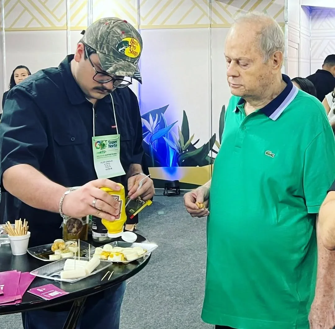 ✨ Tradi&ccedil;&atilde;o e inova&ccedil;&atilde;o lado a lado ✨

Na SuperNorte 2025, a Alteroza marcou presen&ccedil;a com muito orgulho! Seu Edison, nosso fundador e refer&ecirc;ncia na nossa hist&oacute;ria, e Felipe, neto e cozinheiro de m&atilde;