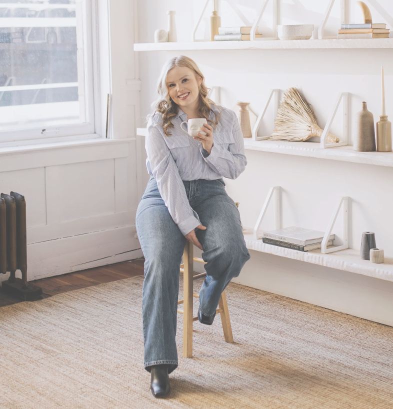 Margaret Zjadewicz, therapist at Emerald Counselling Services in Toronto, Ontario offering virtual therapy for cancer, chronic illness, and anxiety support.