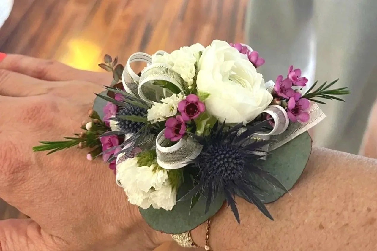 corsage.jpg