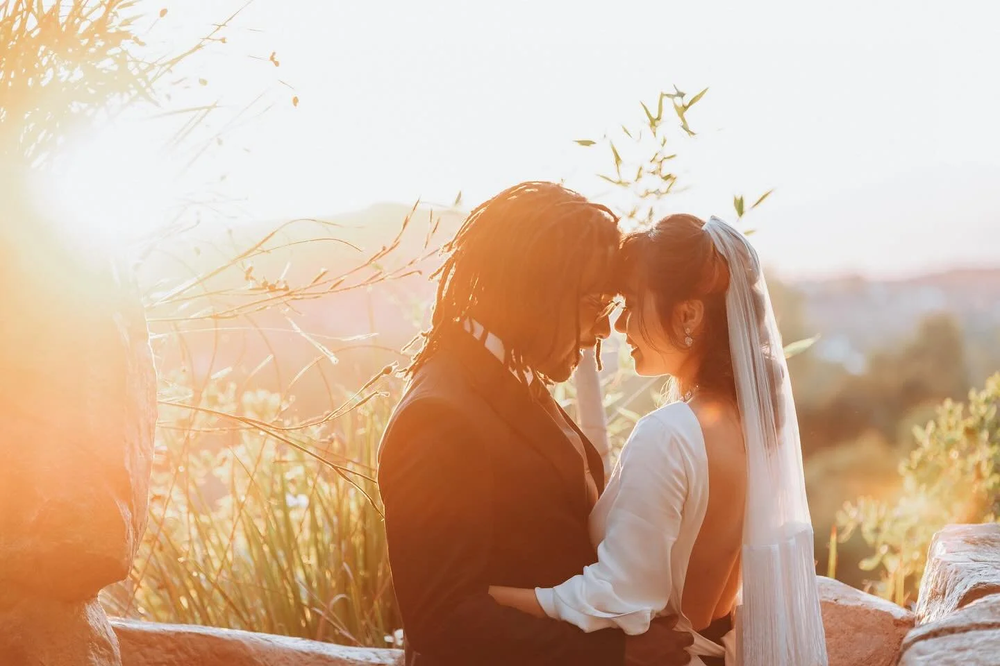 Idk about you but I&rsquo;m gonna schedule my ceremony right before sunset and my reception right after sunset&hellip;

Host: @lillyrosecouturecloset Venue: @villa_de_palma Wardrobe: @lillyrosecouturecloset Hair &amp; Makeup: @rad.artistry.mua Creati